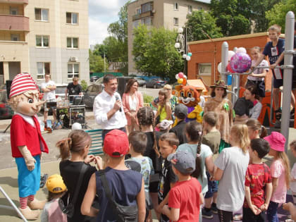 Владимир Волков принял участие в открытии детской губернаторской площадки в Люберцах