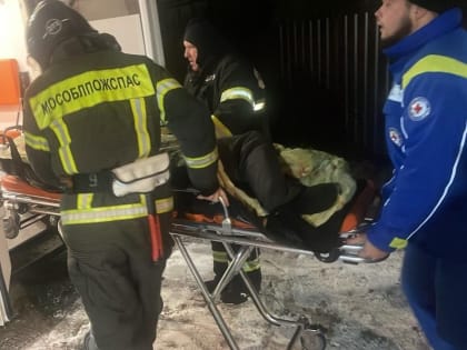 Спасатели помогли медикам транспортировать пациента в Шатуре