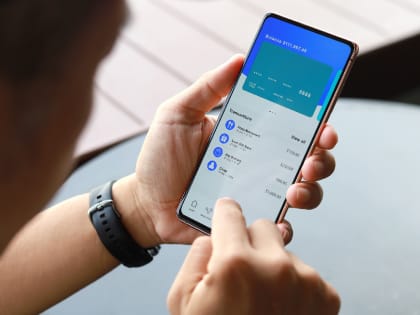 Через год подозрительные банковские переводы начнут замораживать на срок до двух дней