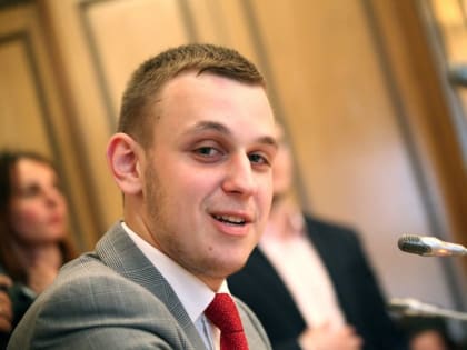 Госдума намерена лишить мандатов двух депутатов-прогульщиков