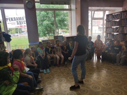 Воспитанники клуба «Каникулы в Молодежке» вспомнили игры бабушек и дедушек