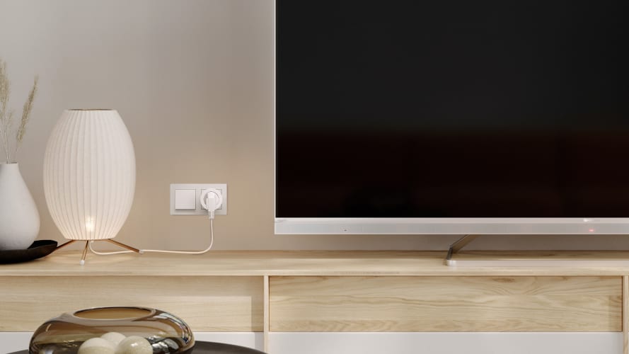 home-eu-smartplug-feature-banner-3.jpg