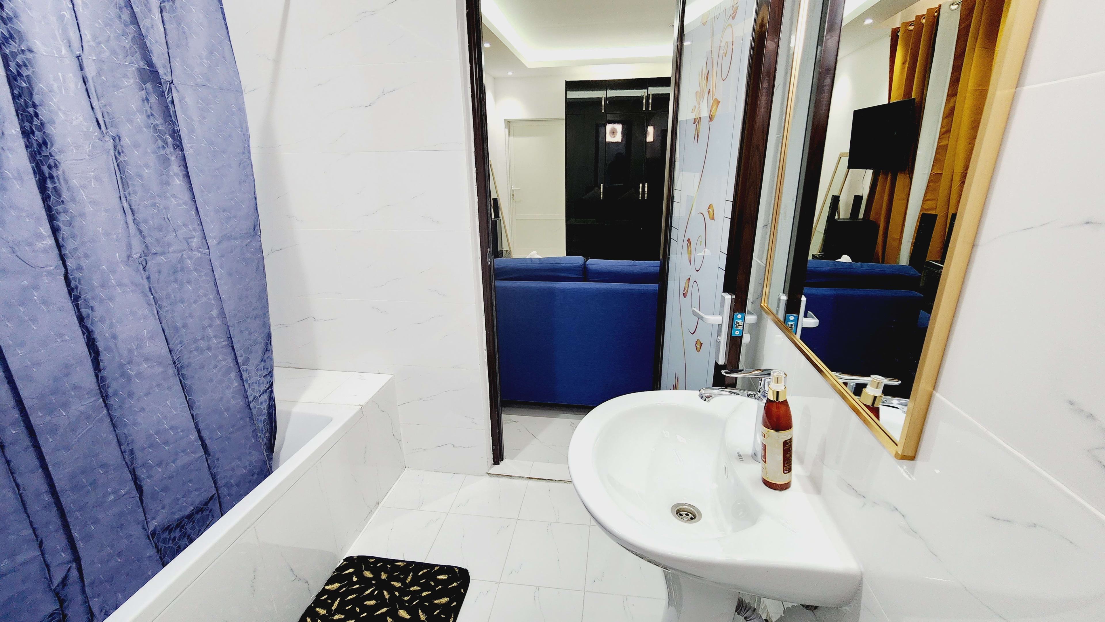 Fully furnished studio with balcony - photo 2