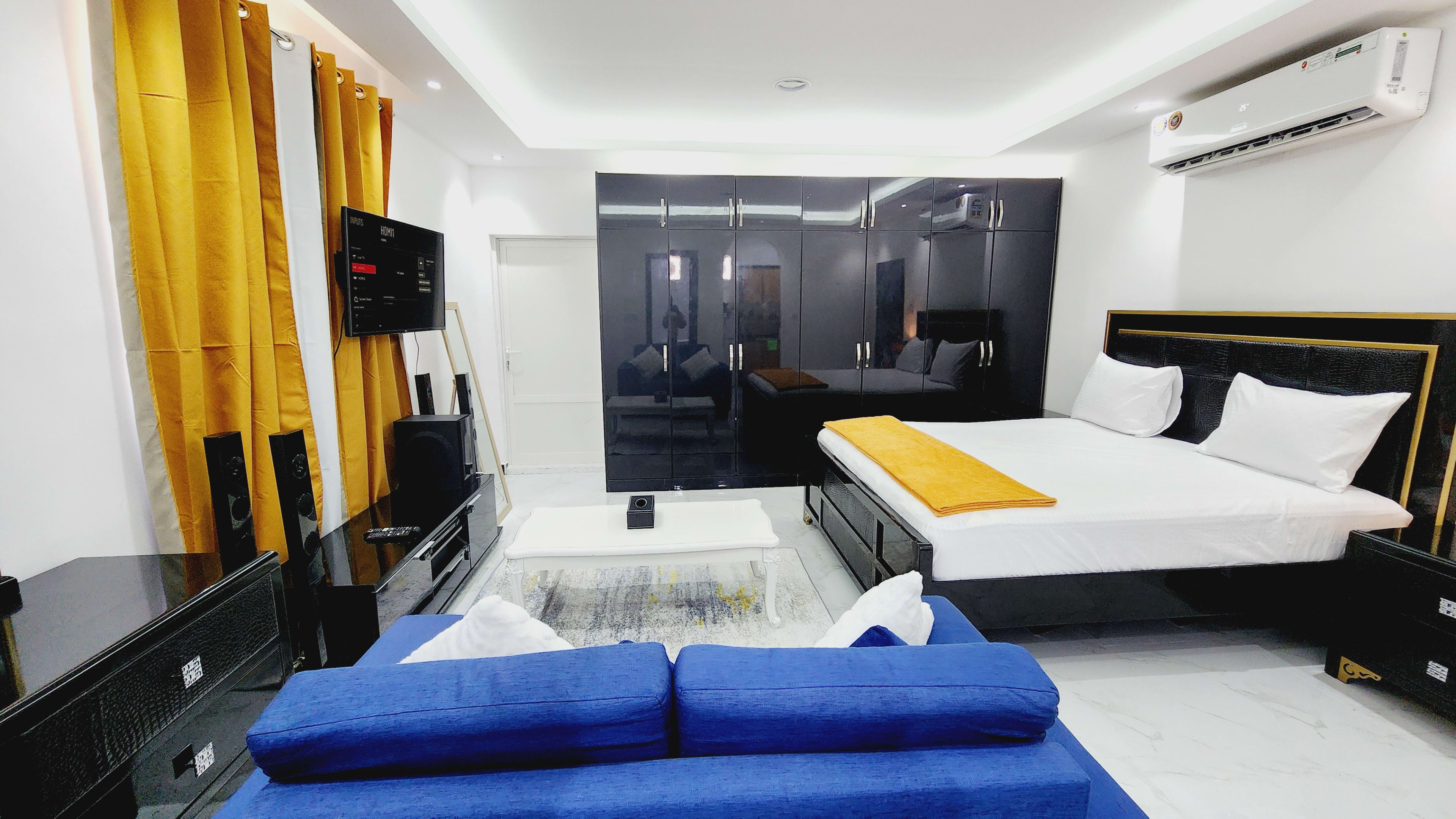 Fully furnished studio with balcony - photo 11