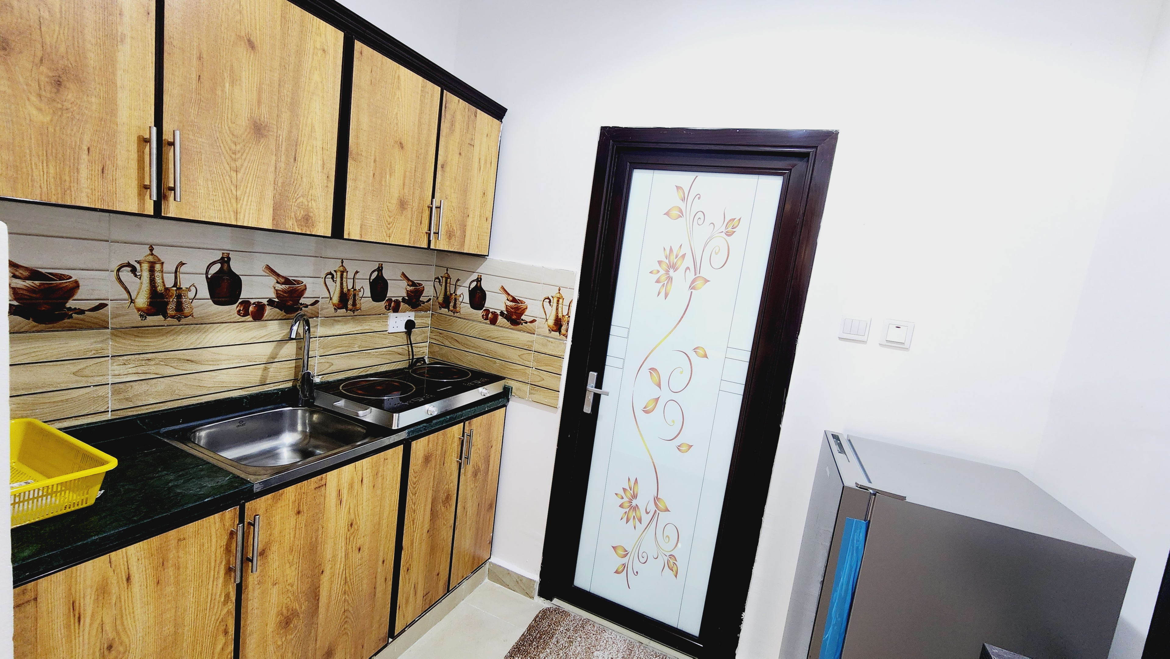 Fully furnished studio apartment with private entrance - photo 8