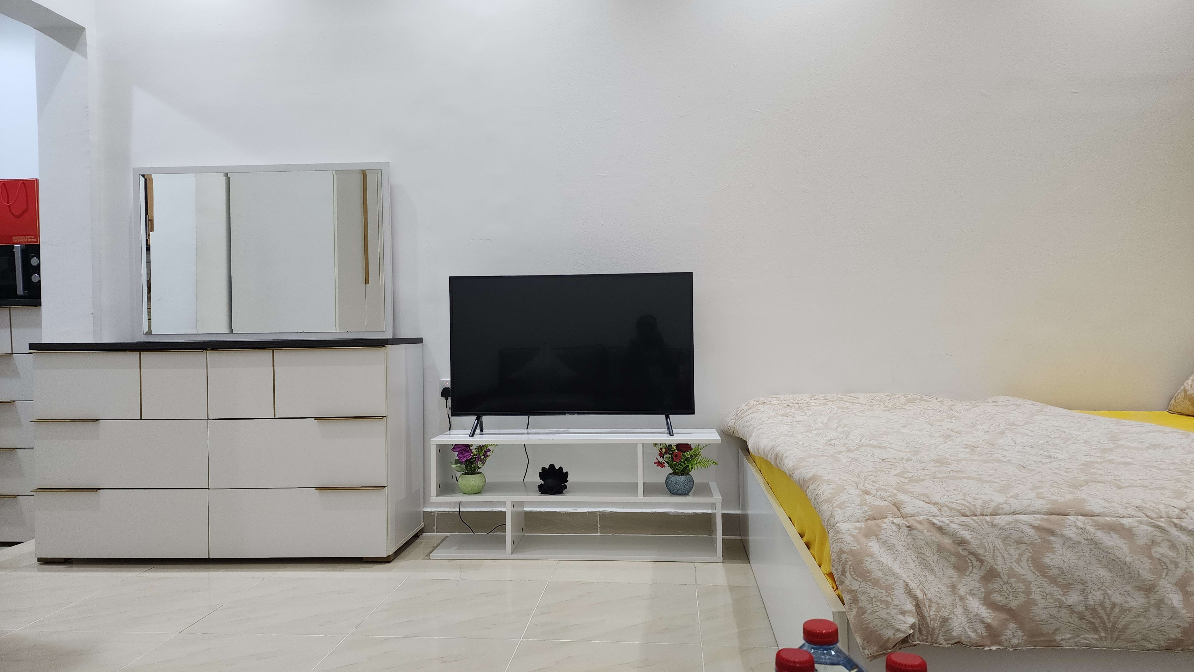 Fully furnished studio apartment with private entrance - photo 13
