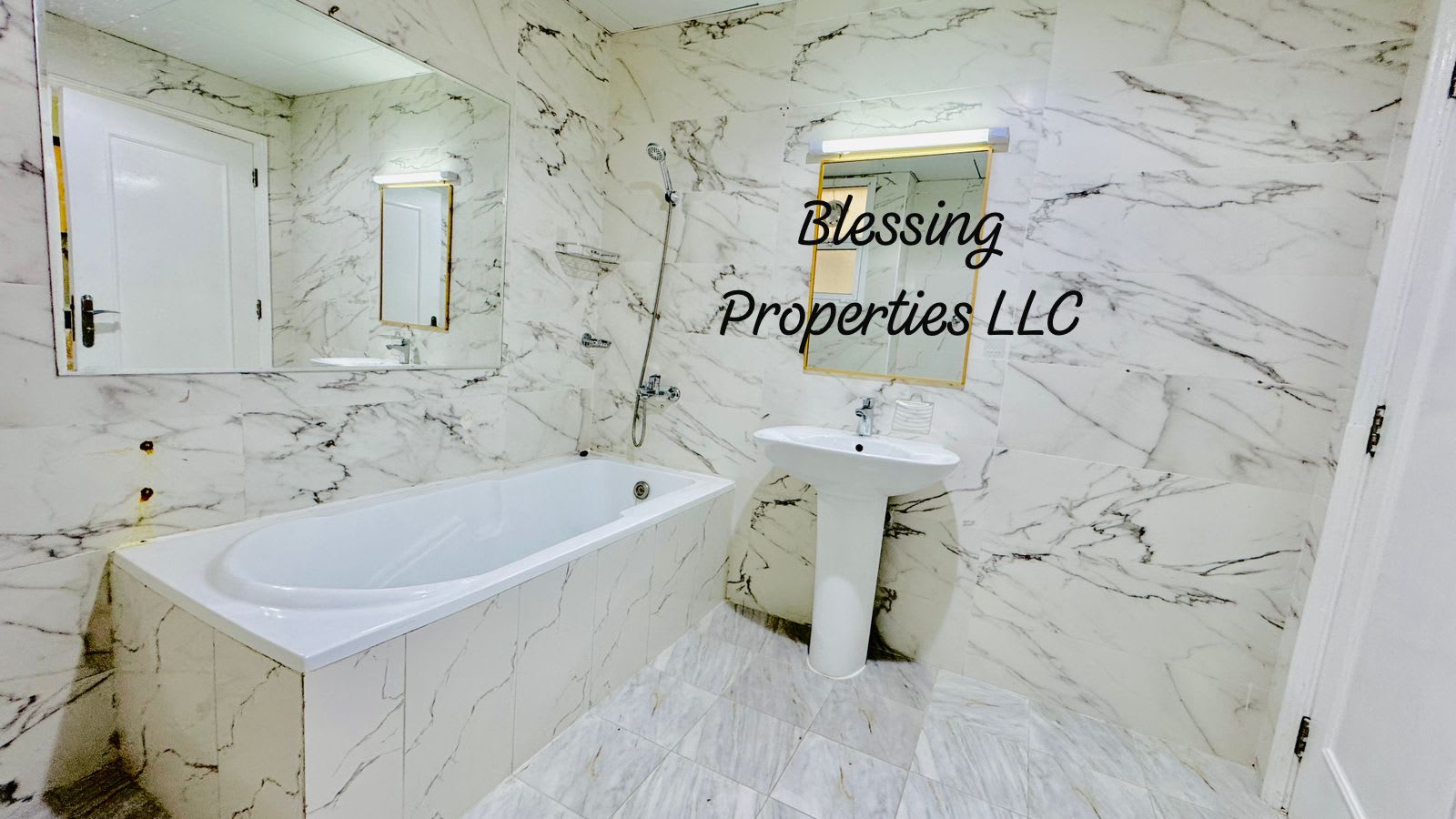 Fully furnished huge studio apartment - photo 15