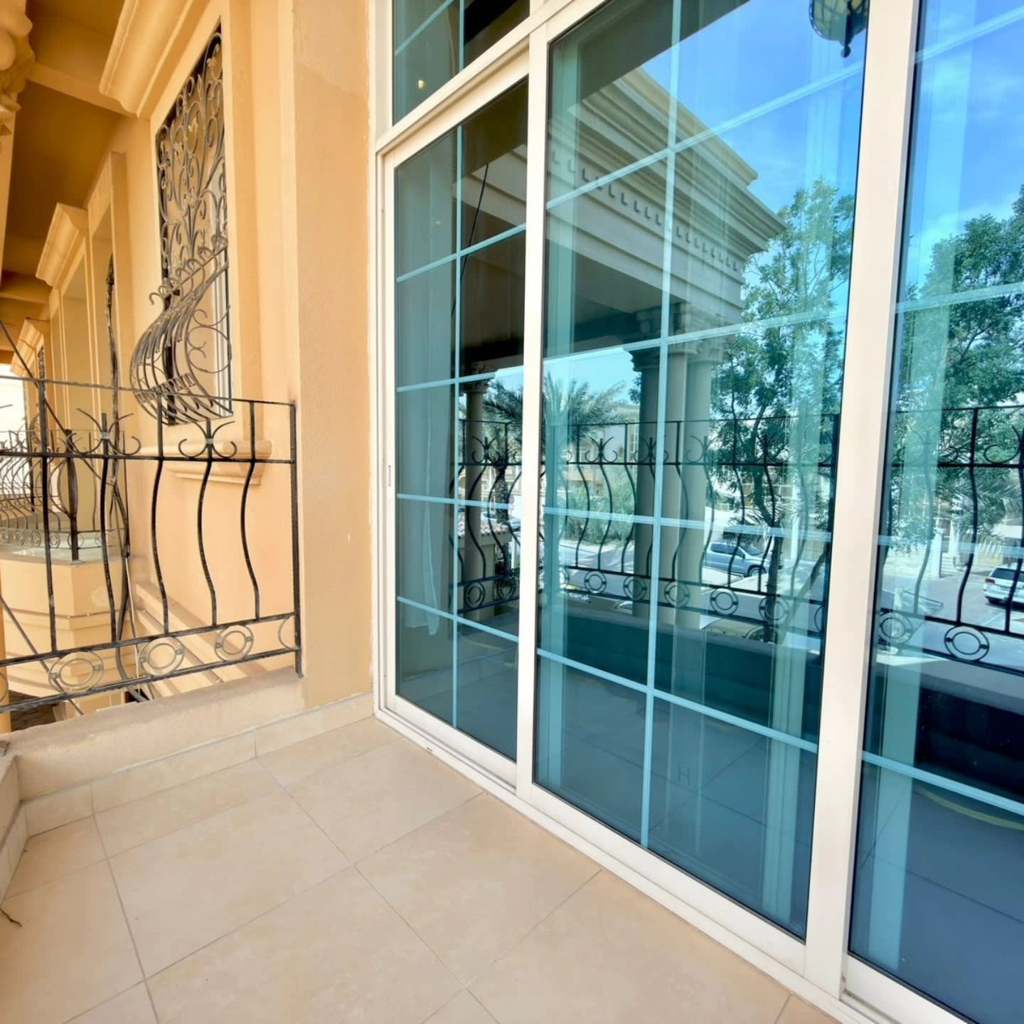Fully Furnished One Bedroom Apartment - photo 4