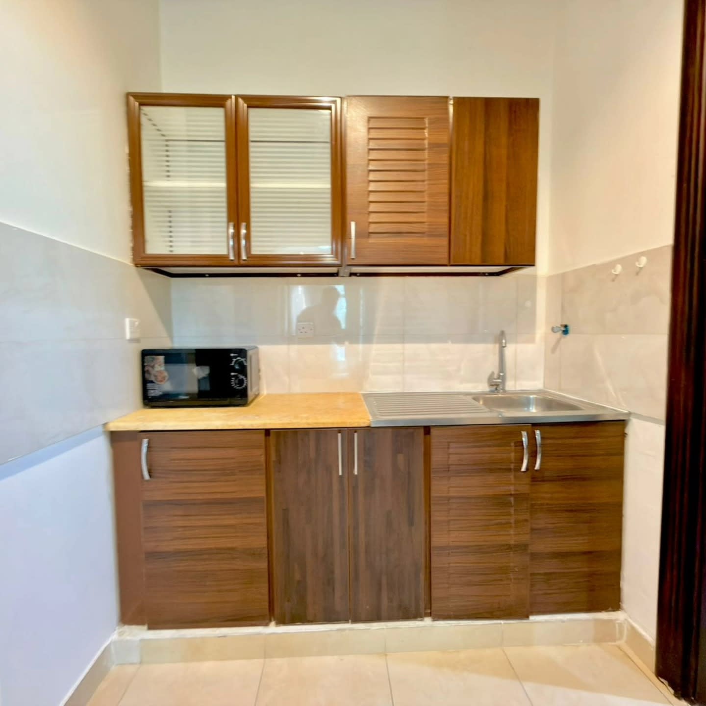Fully Furnished One Bedroom Apartment - photo 12
