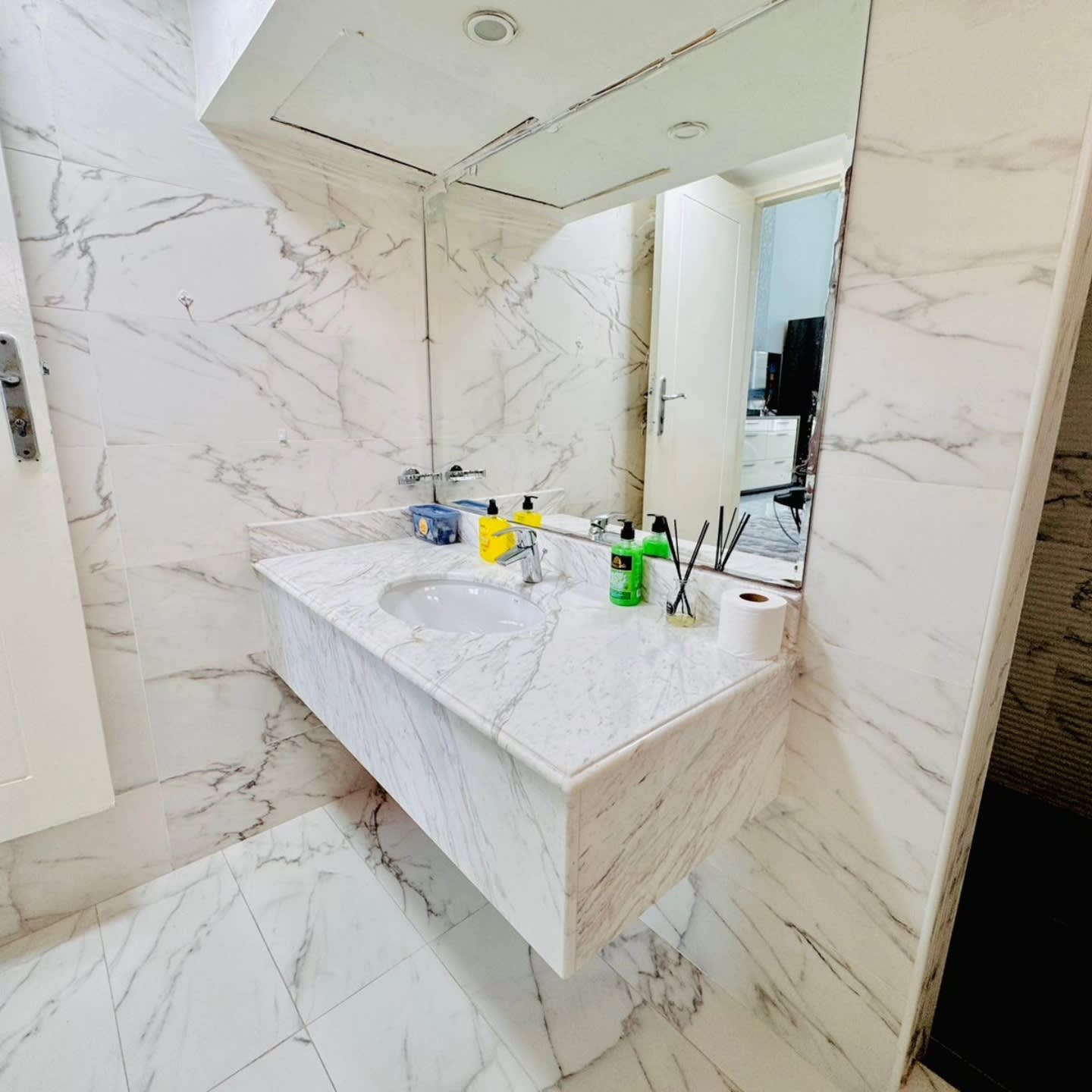 Fully Furnished Studio Apartment - photo 8