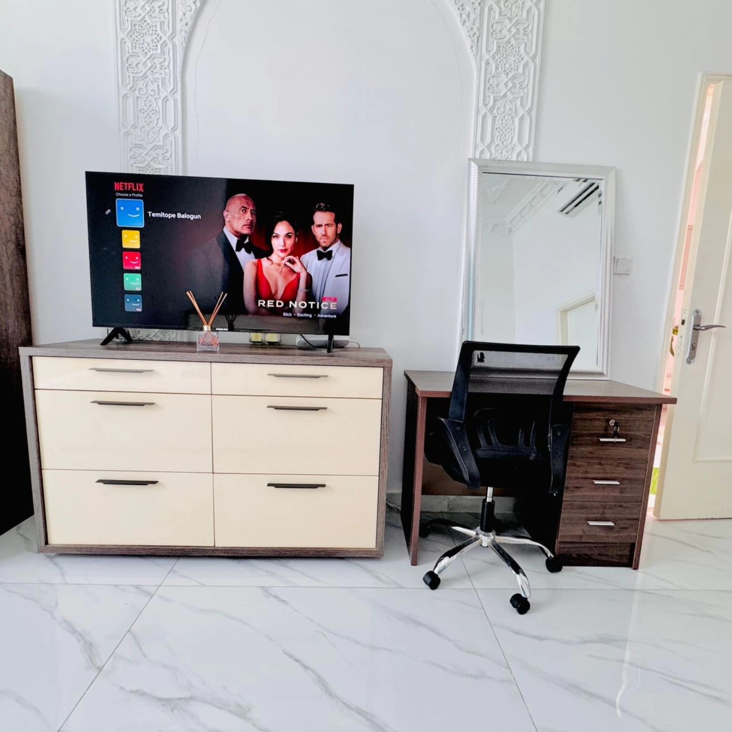 Fully Furnished Studio Apartment - photo 14