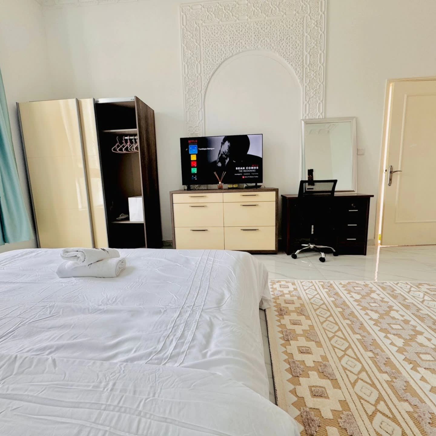 Fully Furnished Studio Apartment - photo 18