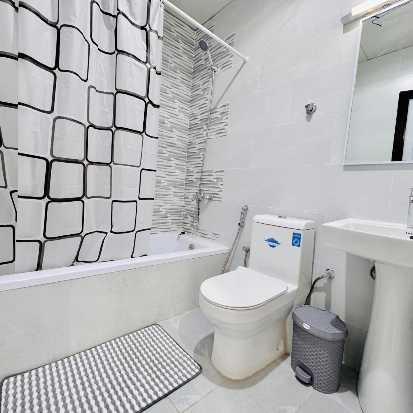 Fully furnished 1BHK apartment - photo 13