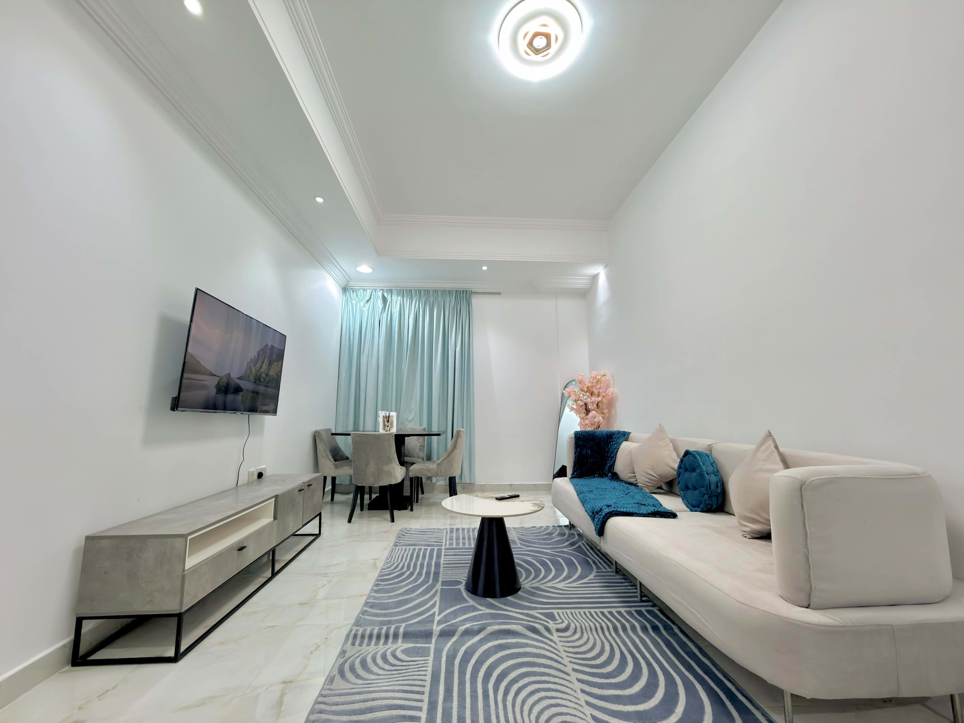 Fully furnished 1BHK - photo 1