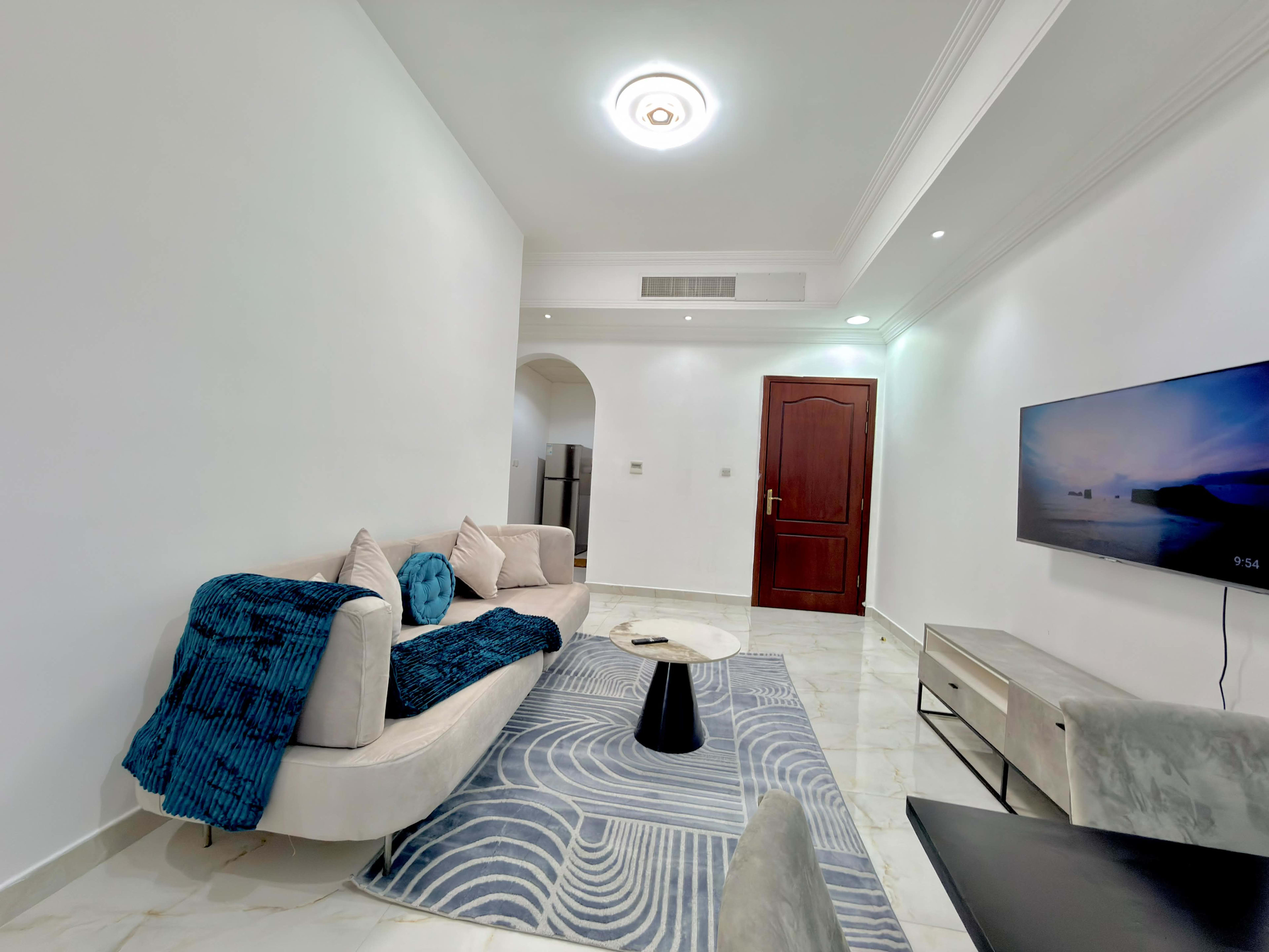 Fully furnished 1BHK - photo 8