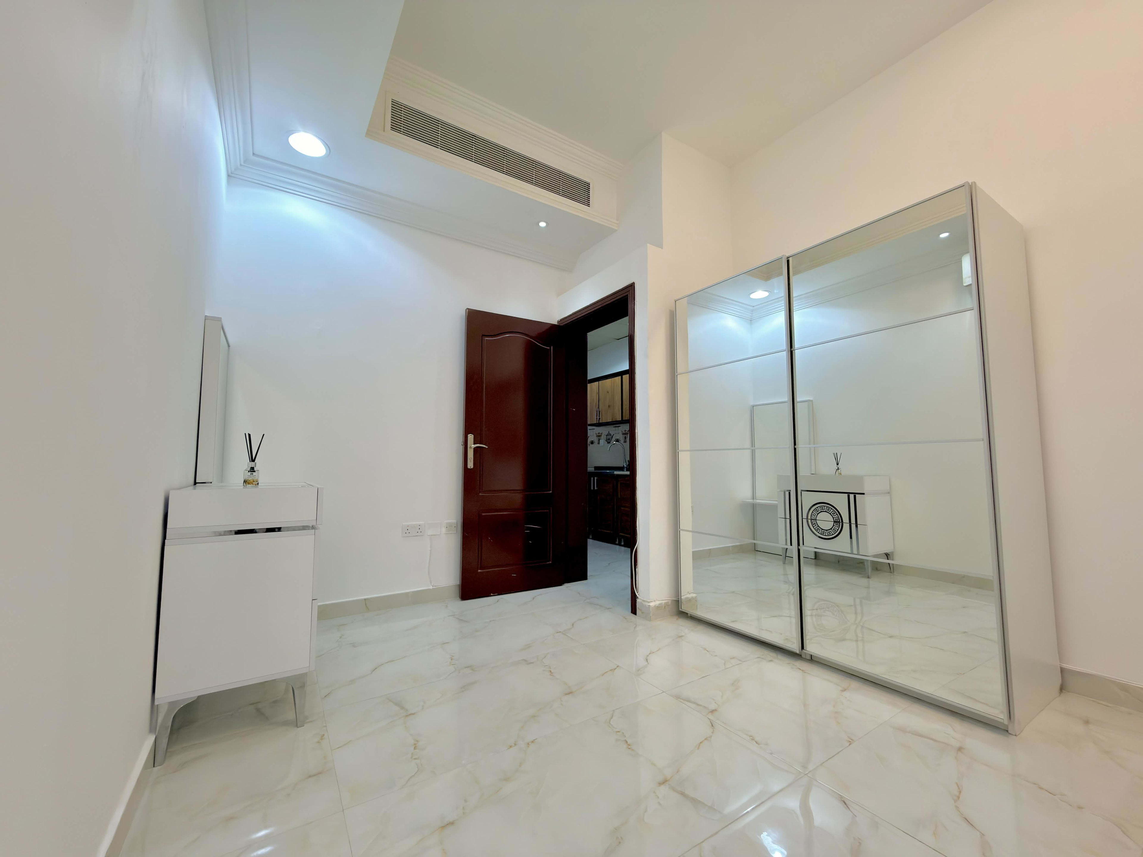 Fully furnished 1BHK - photo 13