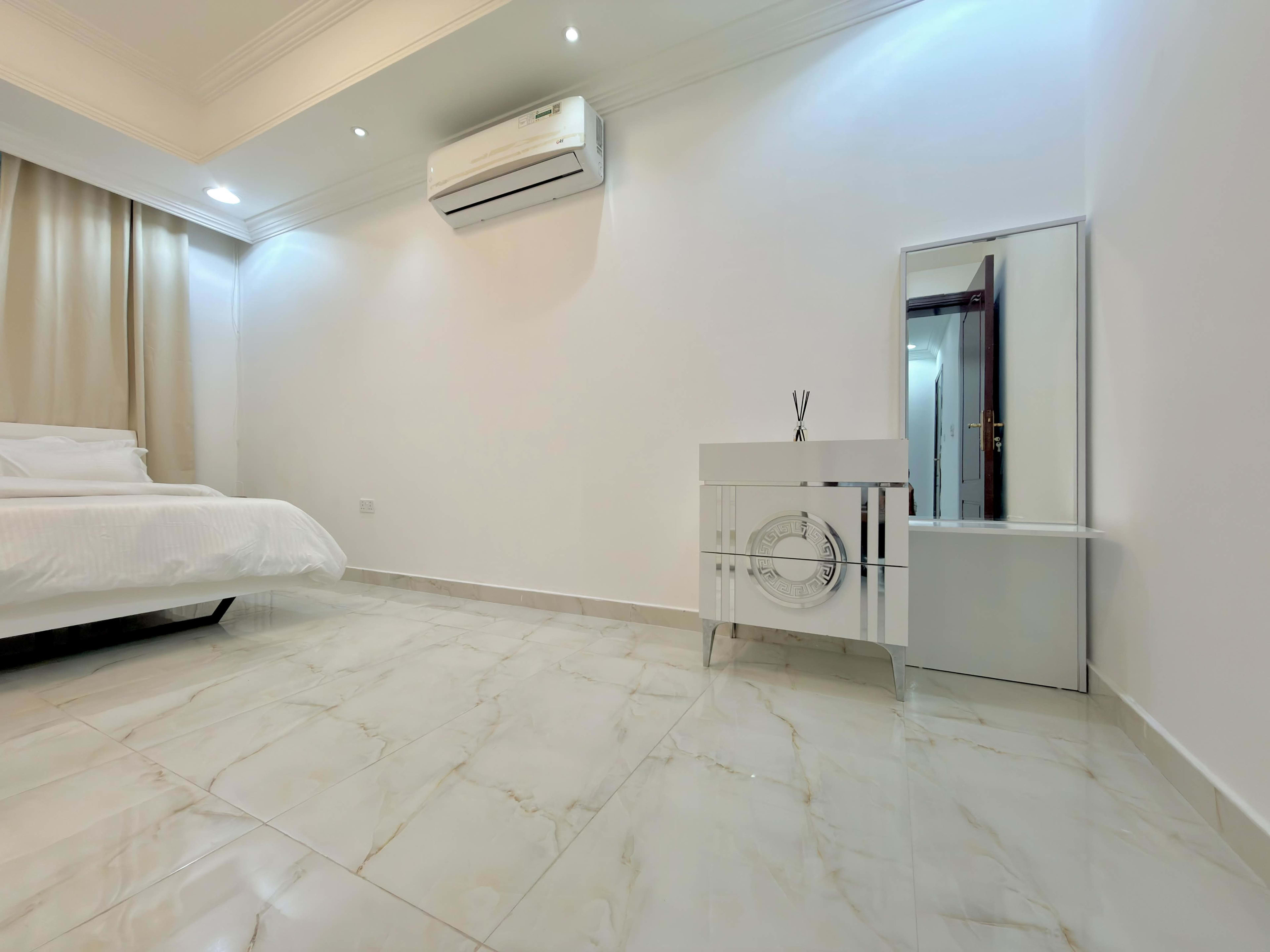 Fully furnished 1BHK - photo 14
