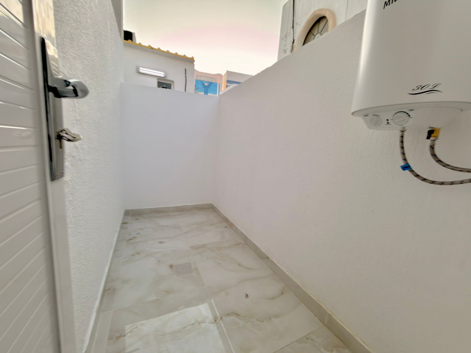 Fully Furnished Studio with Backyard — Opposite Madina Zayed Shopping Center - photo 16