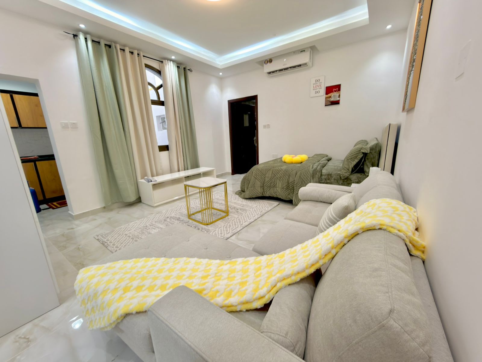 Fully Furnished Studio with Backyard — Opposite Madina Zayed Shopping Center - photo 5