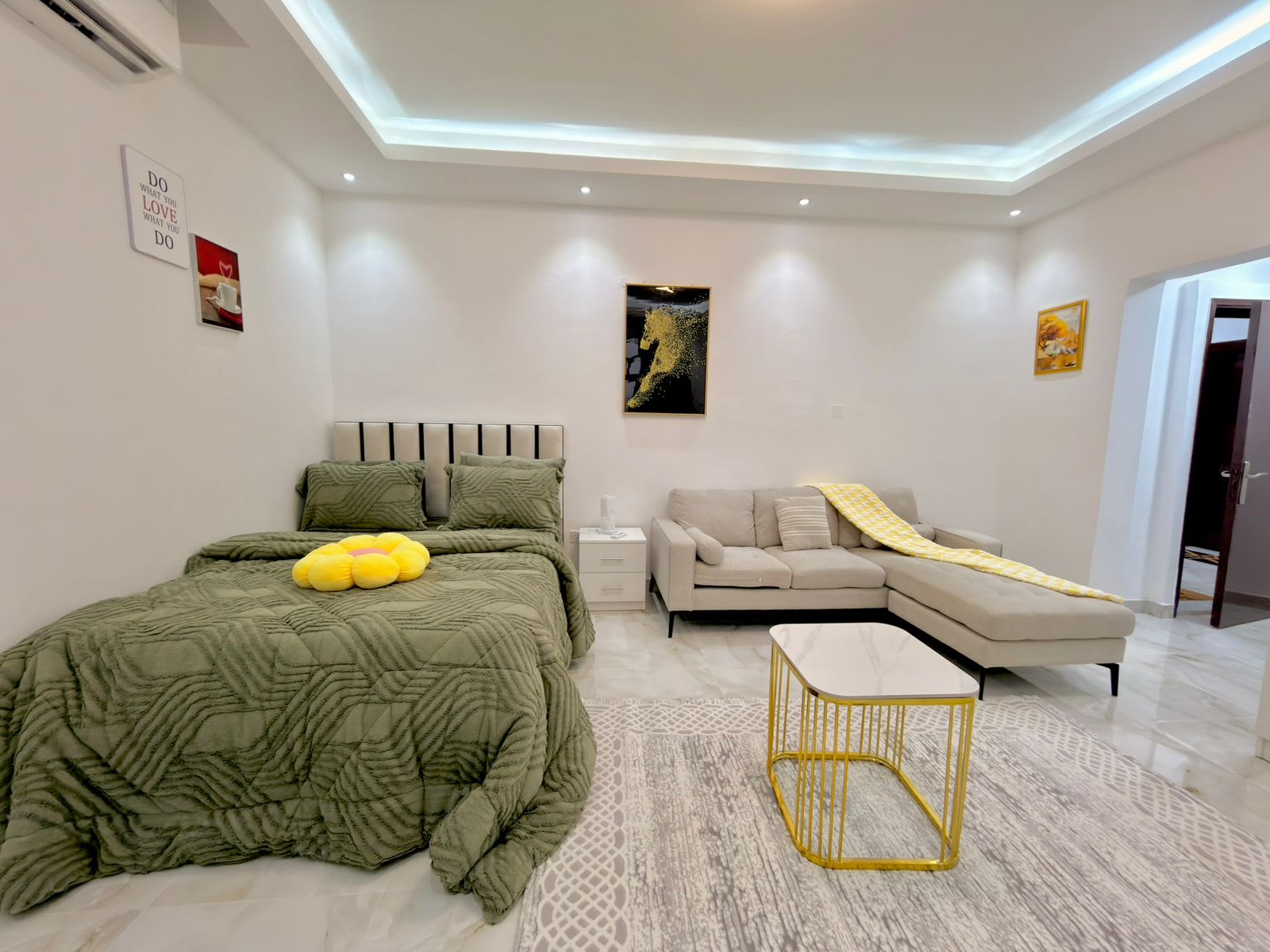 Fully Furnished Studio with Backyard — Opposite Madina Zayed Shopping Center - photo 2