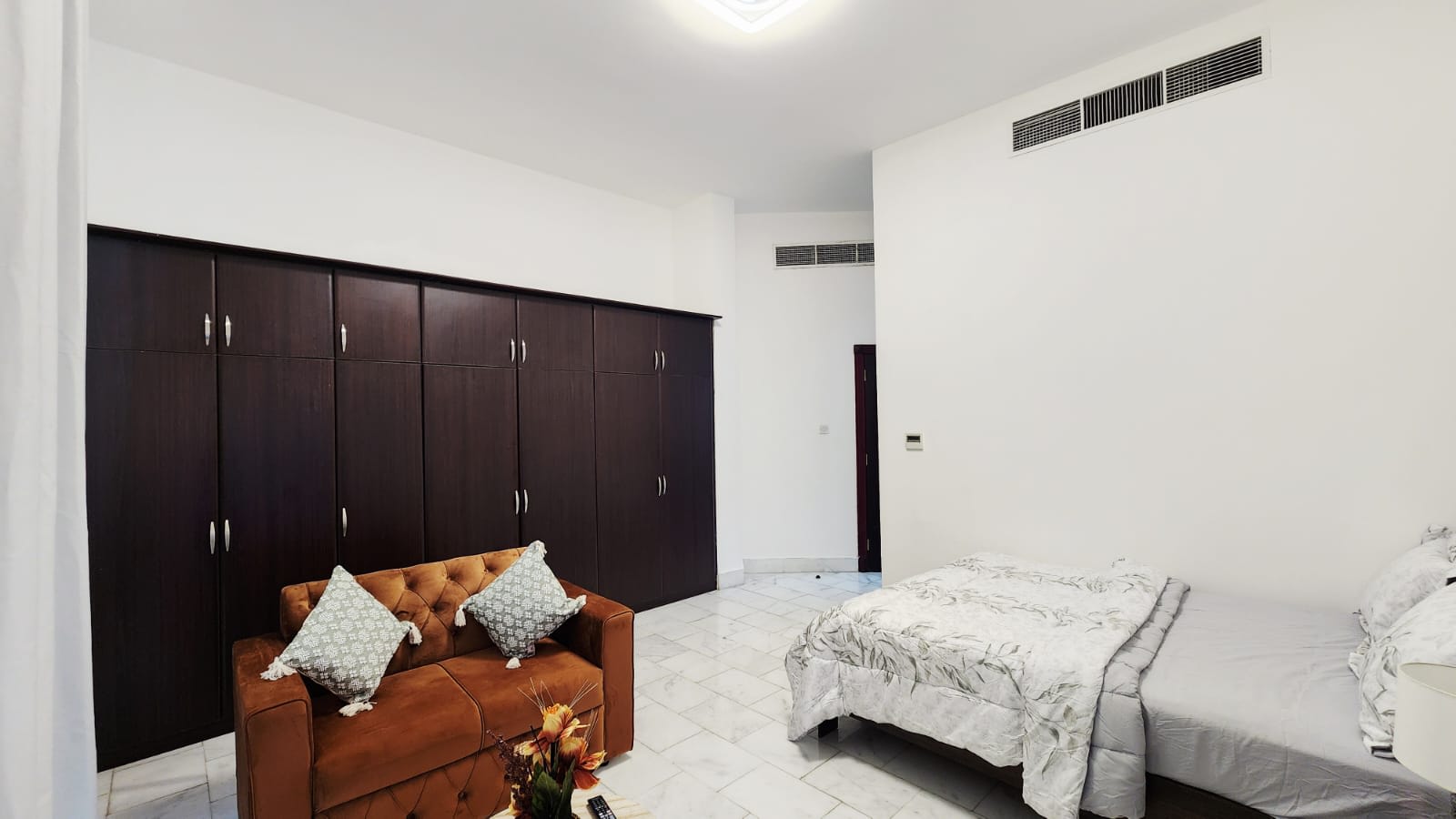 Fully Furnished Studio Near Etihad Plaza — Khalifa City, Abu Dhabi - photo 3