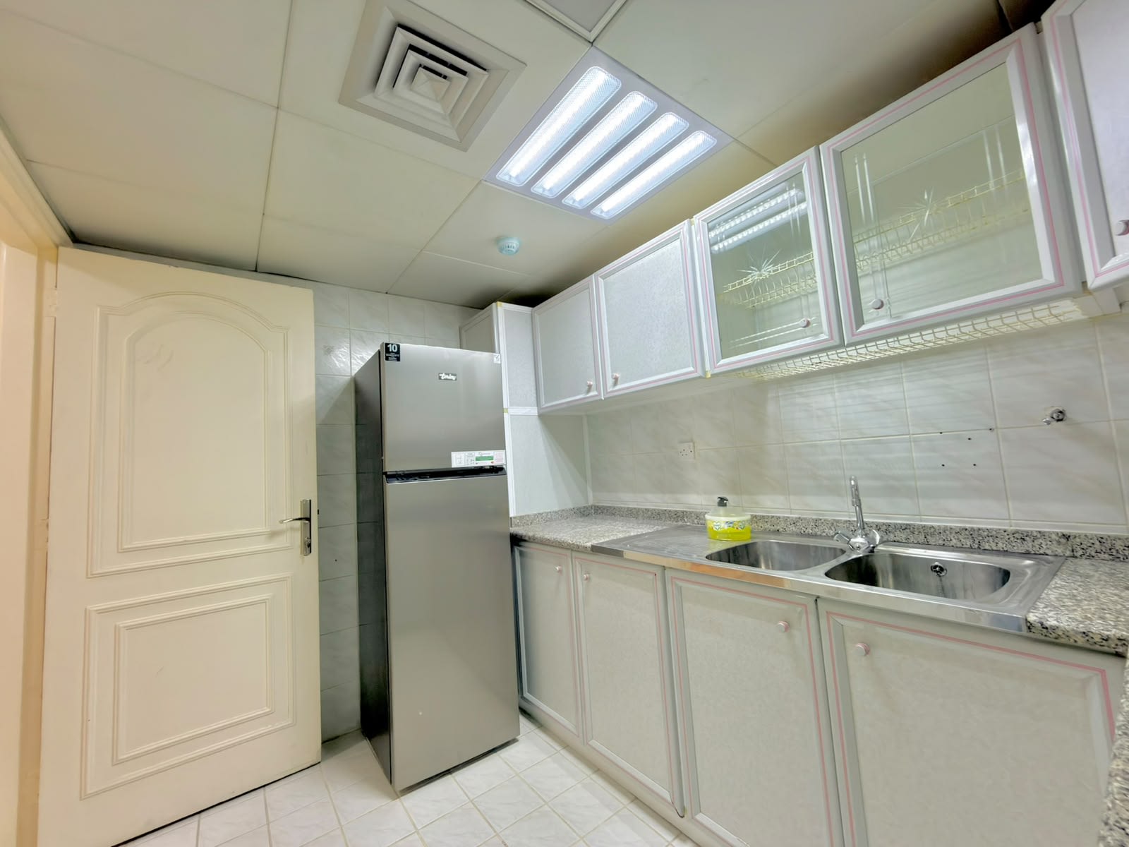 Fully Furnished 1BHK Apartment 402 — Opposite Guardian Office Tower, Muroor - photo 13