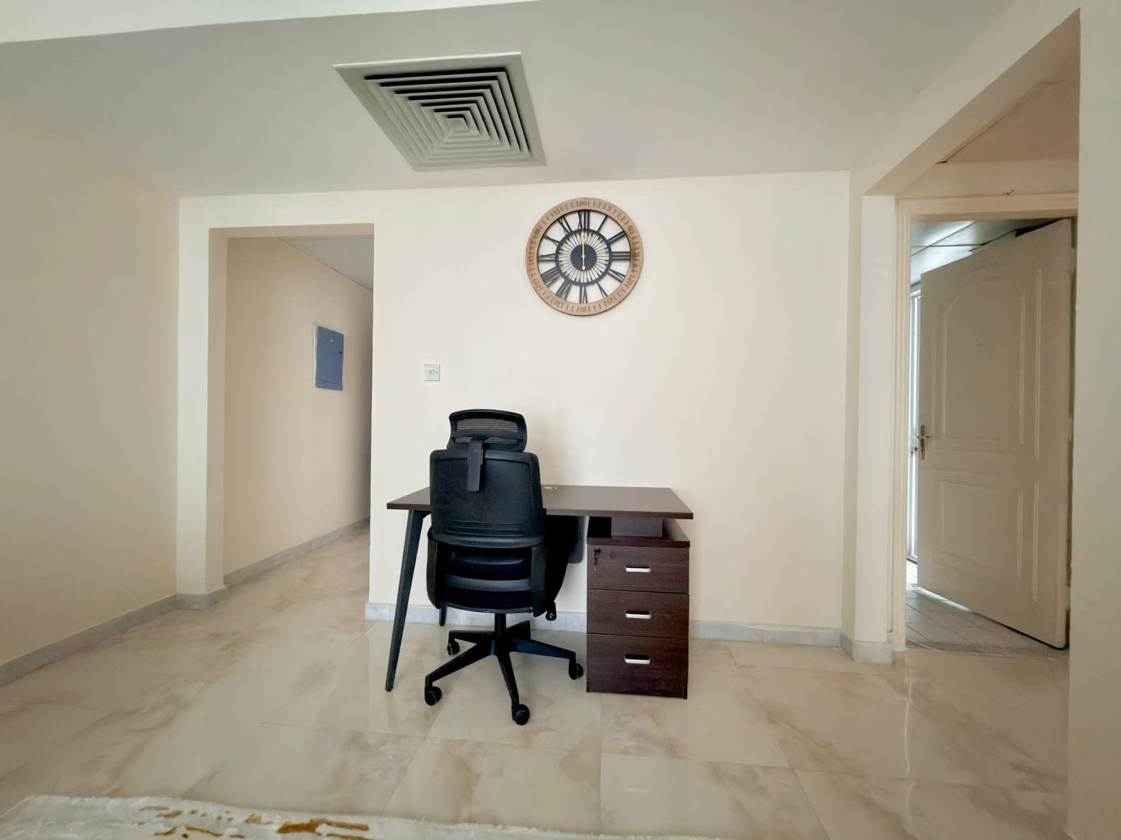 Fully Furnished 1BHK Apartment 406 — Opposite Guardian Office Tower, Muroor - photo 6