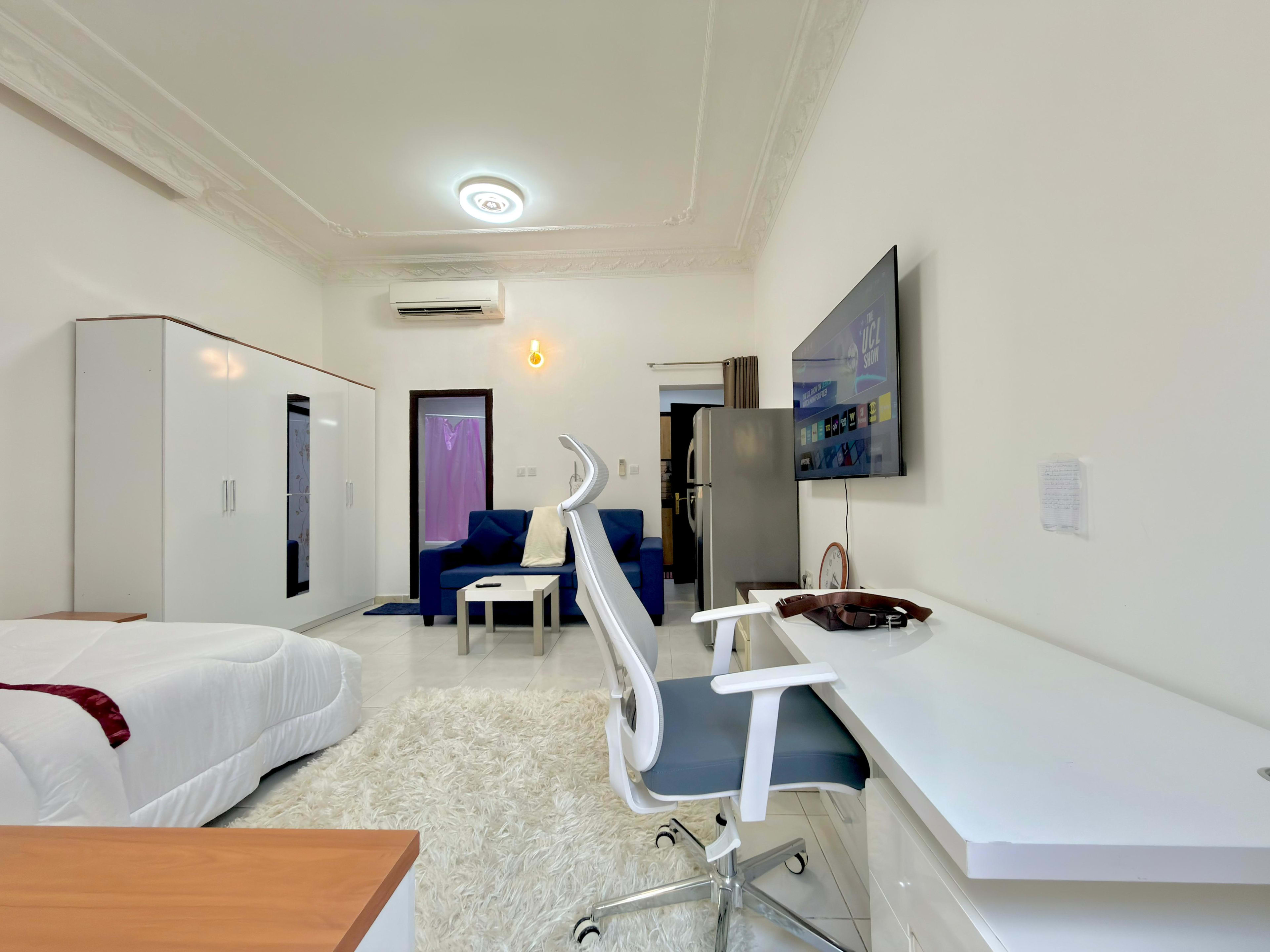 Fully Furnished Studio with Private Backyard — Opposite Mushrif Mall - photo 4