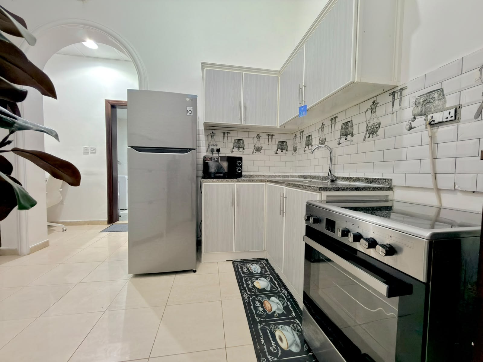 Fully Furnished Studio with Private Backyard — Opposite Mushrif Mall - photo 12