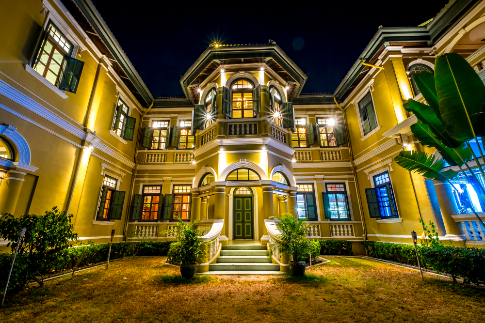Grand Royal Manor 