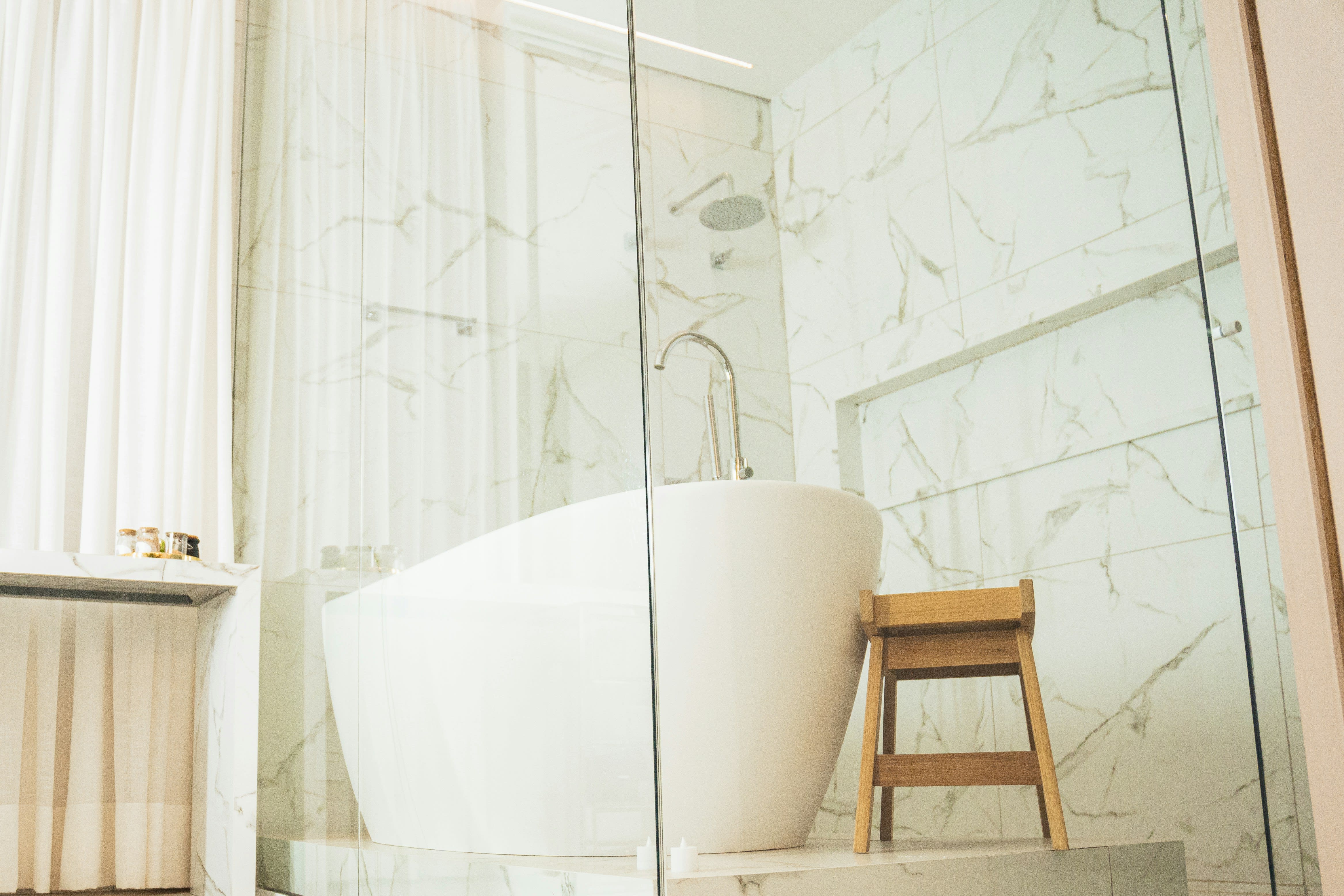 Luxurious bathtub installation by Texas Remodelers featuring custom designs and expert craftsmanship for a relaxing bathroom experience on the Texas Remodelers Blog.