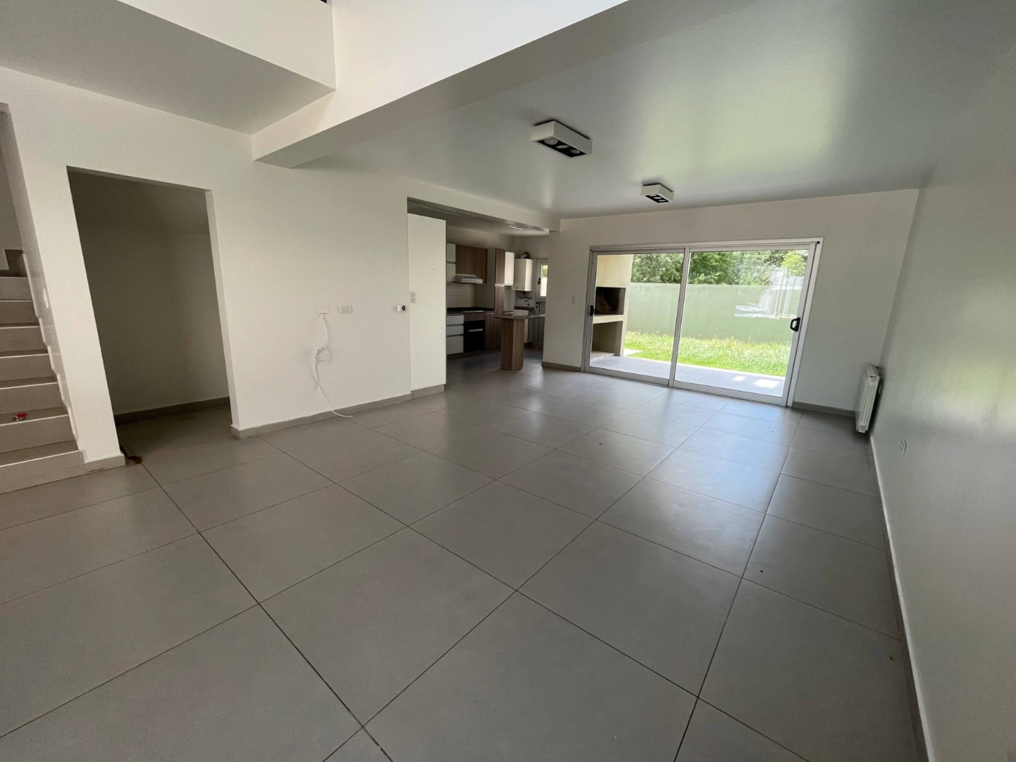 INCREÍBLE DUPLEX EN ALQUILER EN GREEN VILLE 2 - foto 3