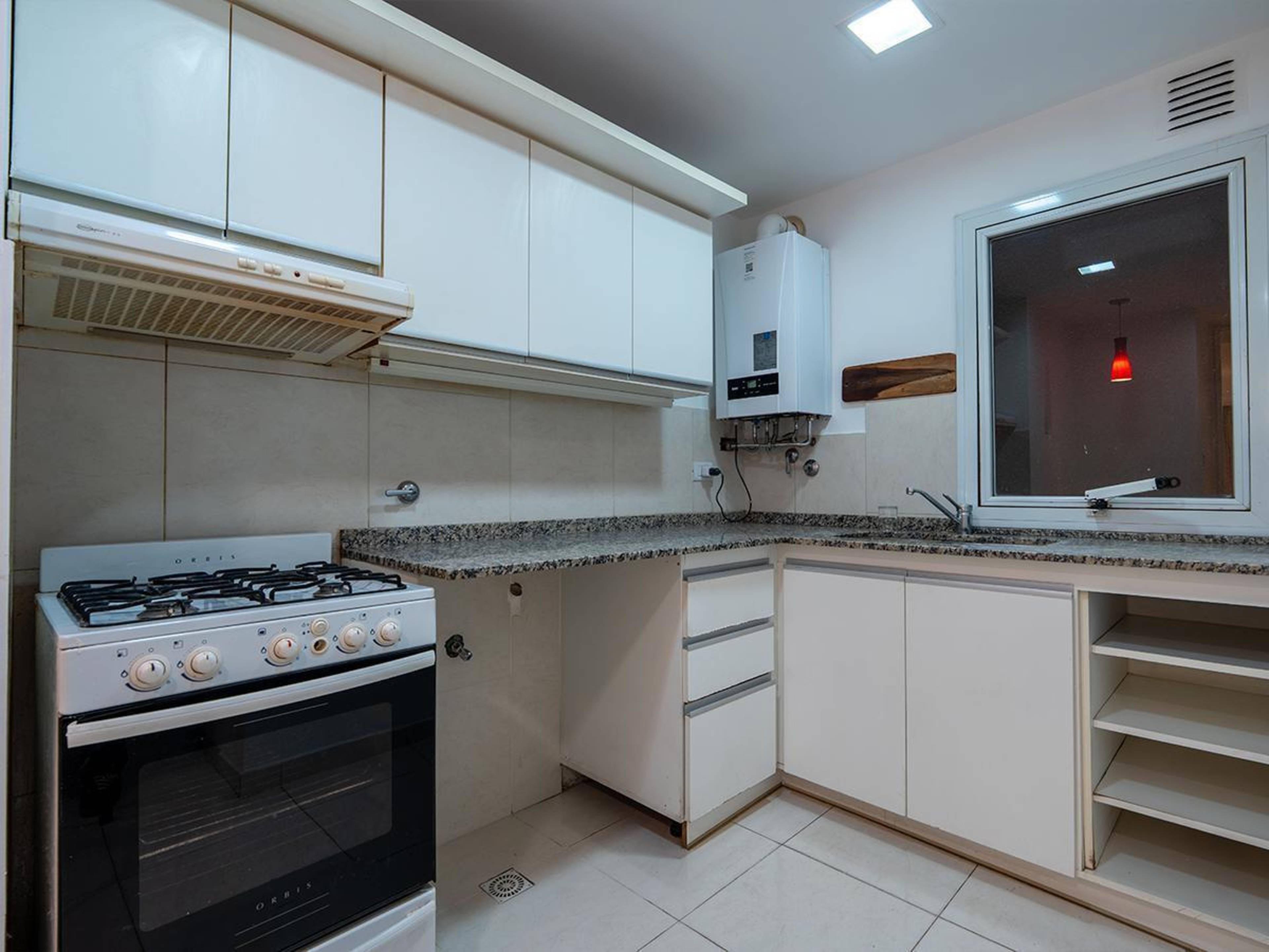 OPORTUNIDAD ÚNICA EN NUEVA CÓRDOBA - DEPTO 3 DORM 2 COCHERAS EDIF. CON AMENITIES - cocina