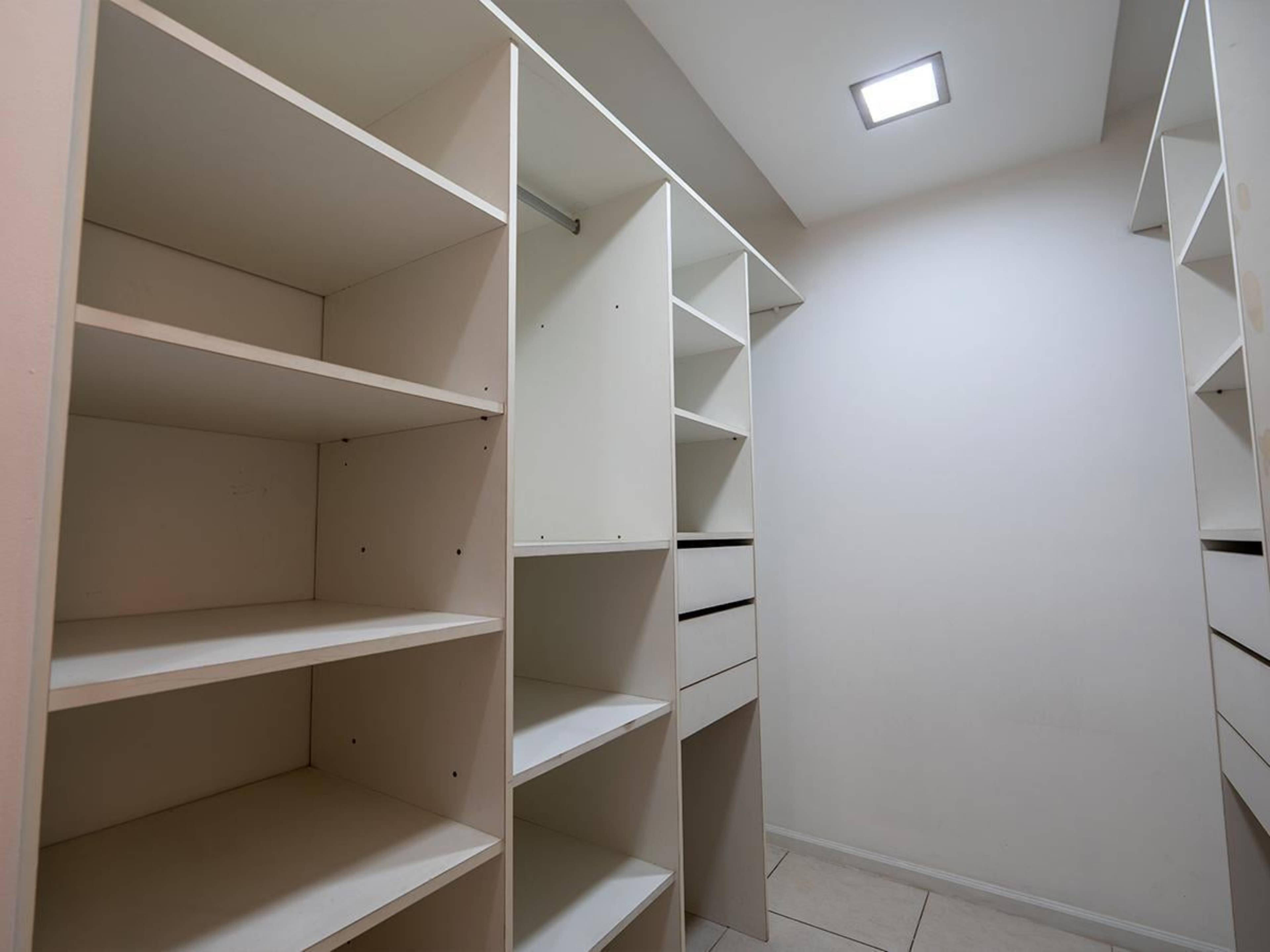 OPORTUNIDAD ÚNICA EN NUEVA CÓRDOBA - DEPTO 3 DORM 2 COCHERAS EDIF. CON AMENITIES - extra