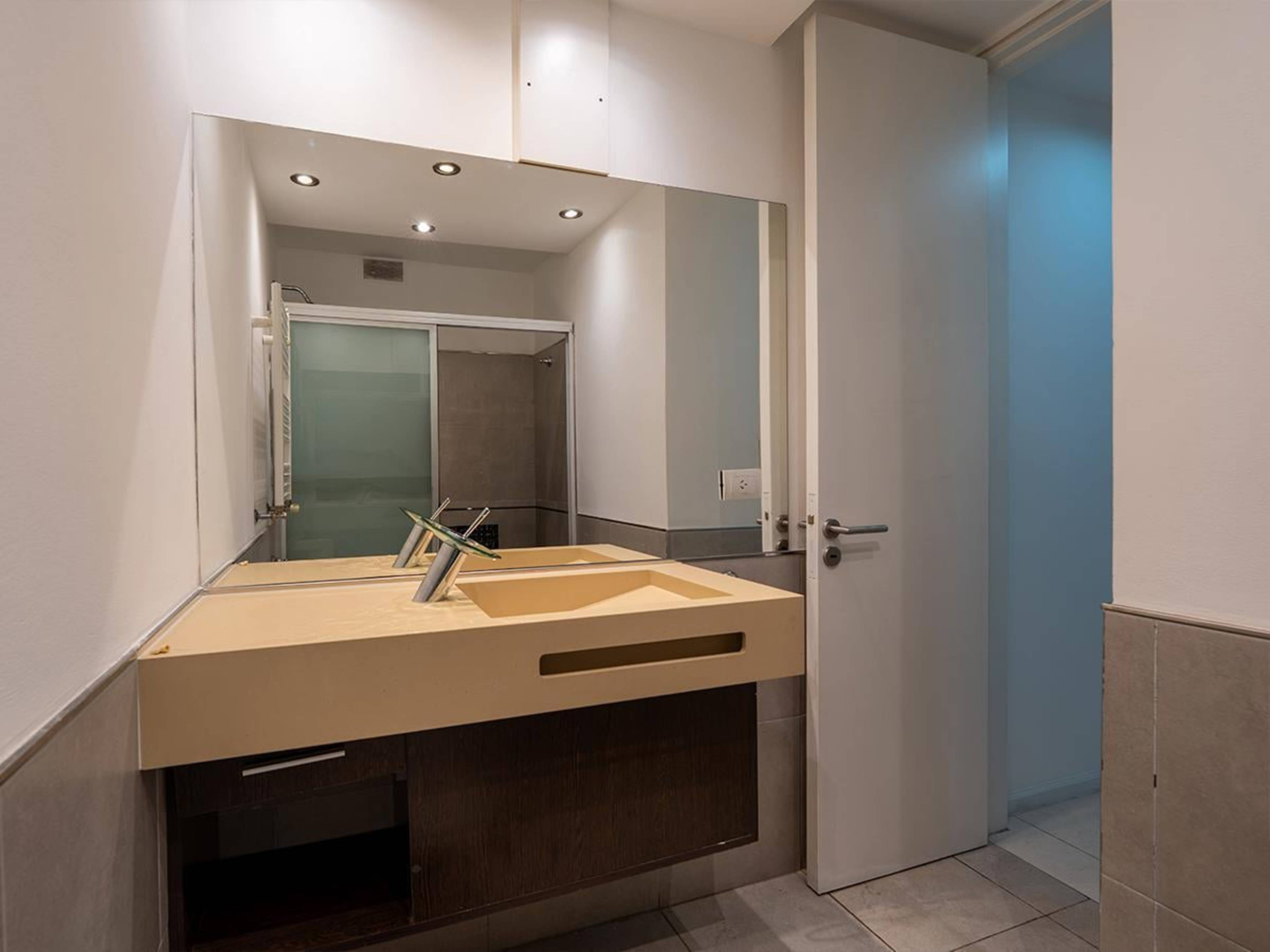 OPORTUNIDAD ÚNICA EN NUEVA CÓRDOBA - DEPTO 3 DORM 2 COCHERAS EDIF. CON AMENITIES - extra