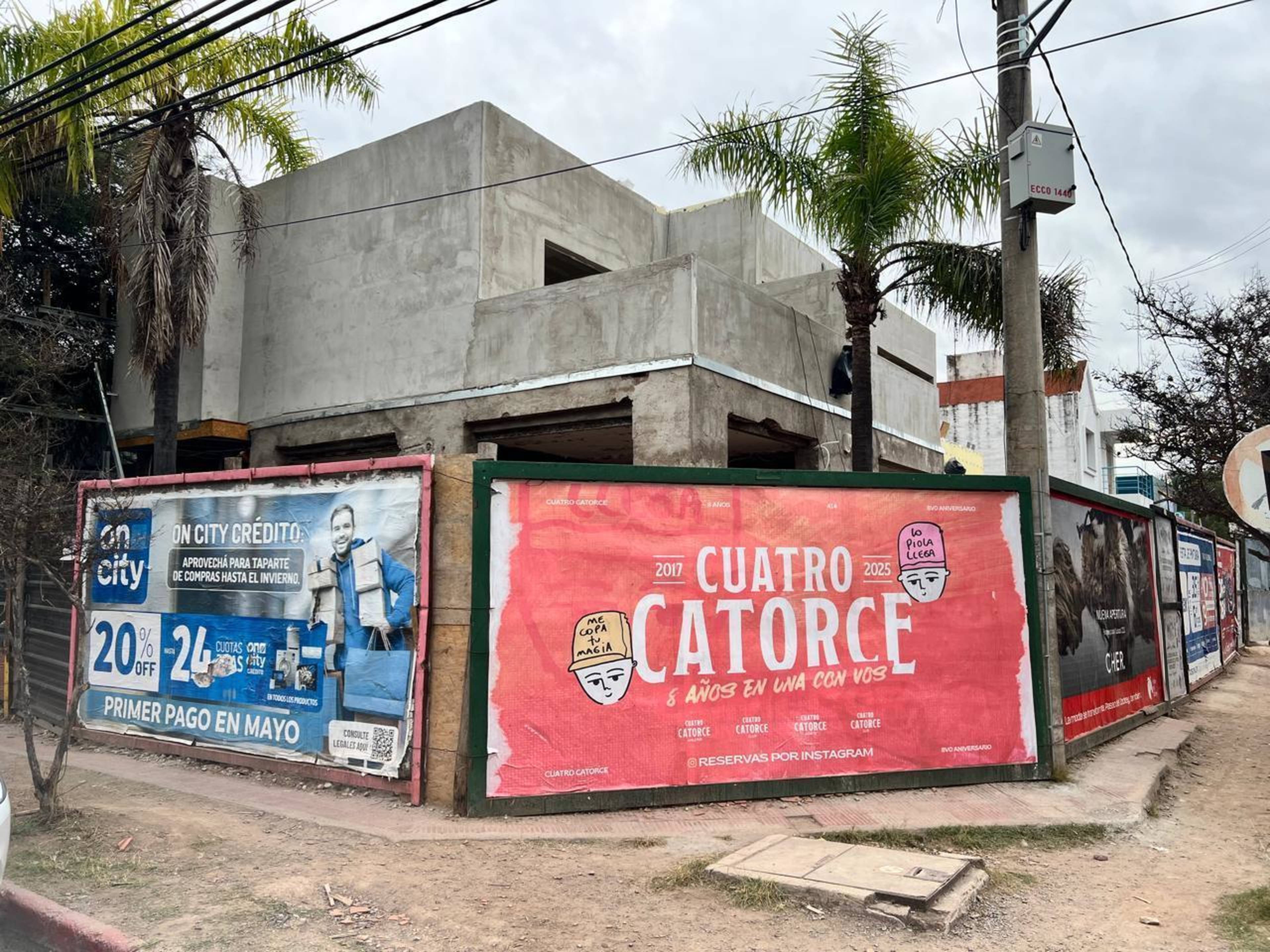 LOCALES COMERCIALES FRENTE A CLÍNICA VÉLEZ SARSFIELD - A ESTRENAR - extra