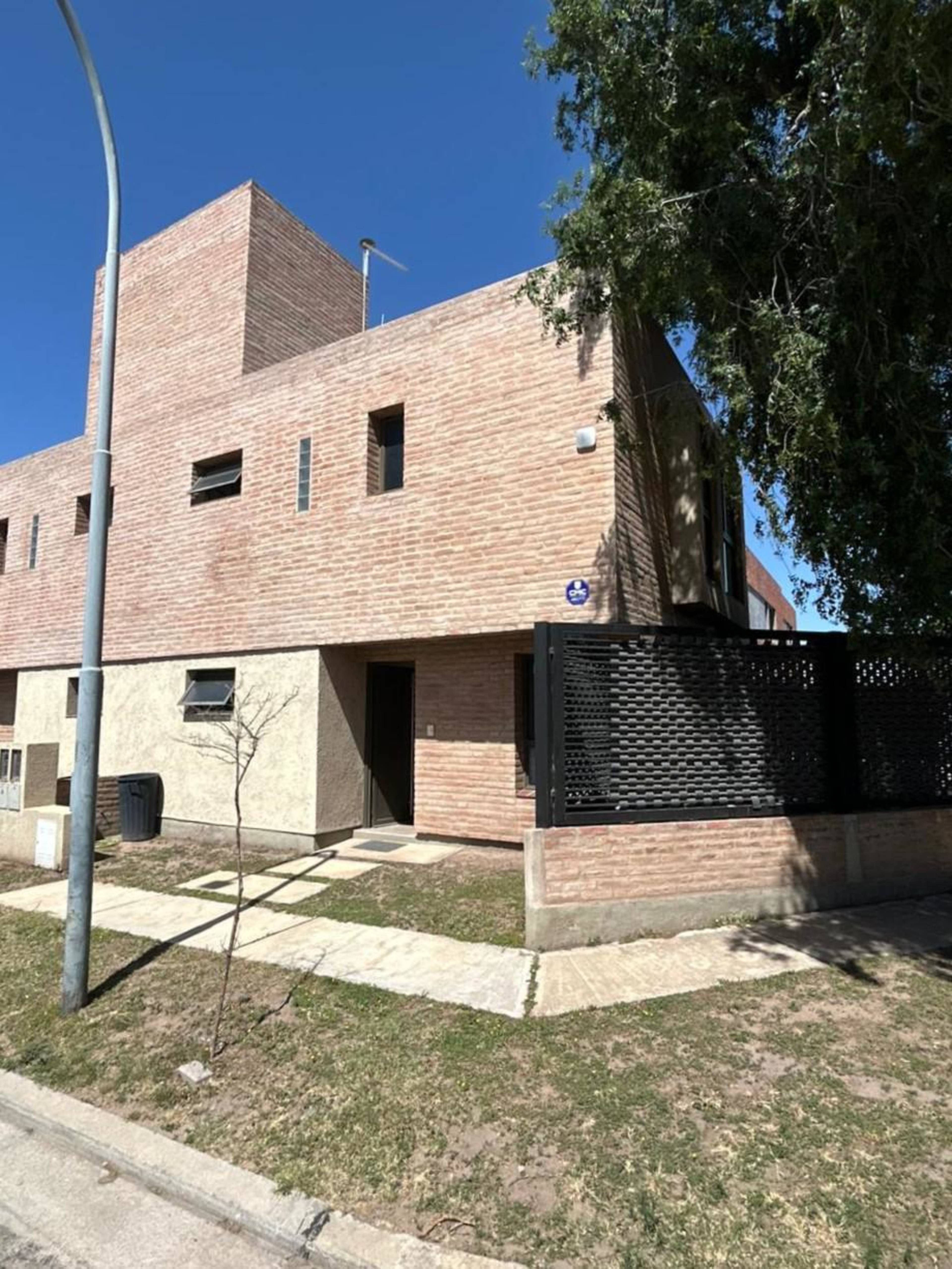 VENDO DUPLEX MIRADORES DE MANANTIALES I - EXCELENTE UBICACIÓN - extra