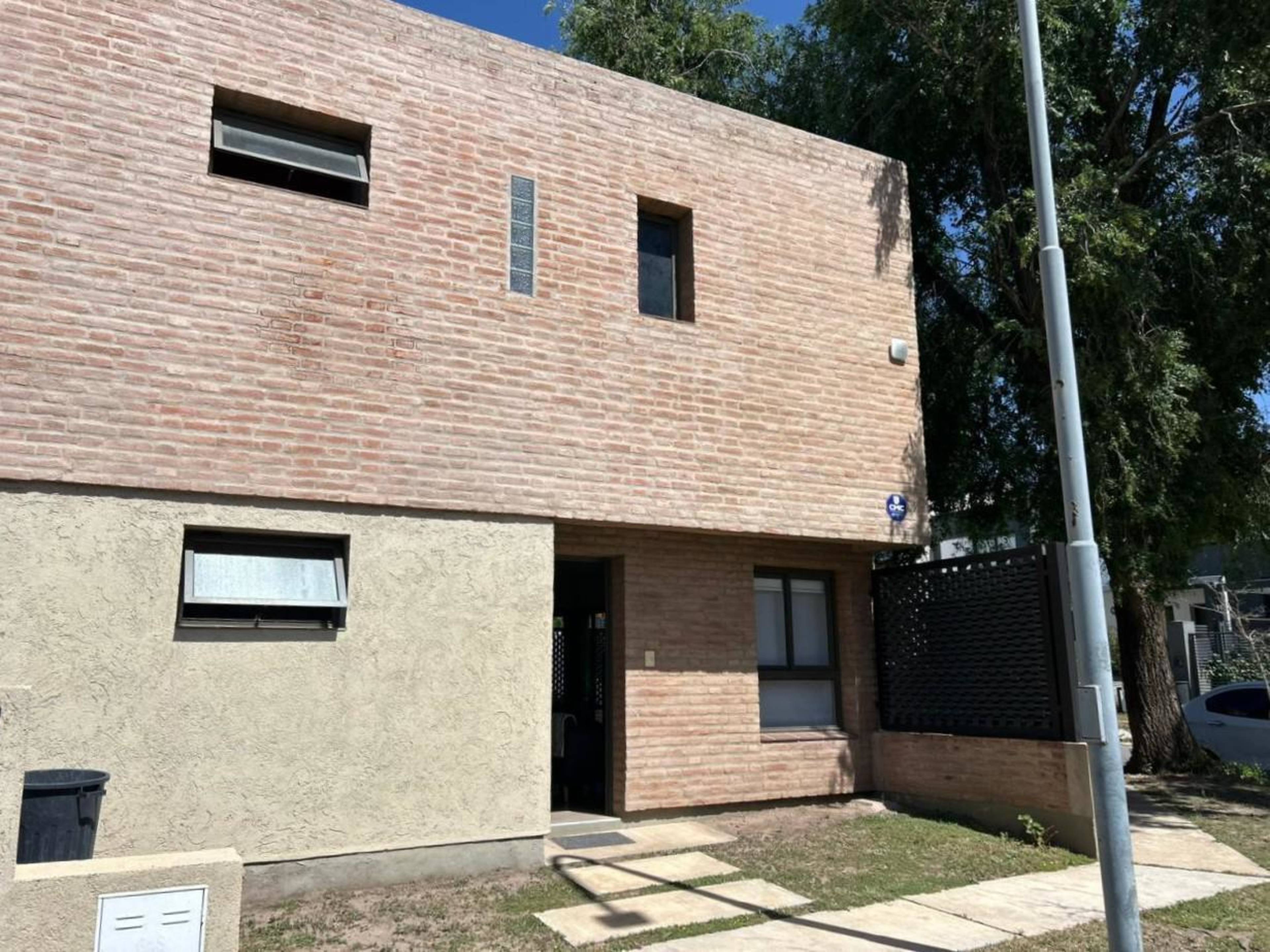 VENDO DUPLEX MIRADORES DE MANANTIALES I - EXCELENTE UBICACIÓN - extra