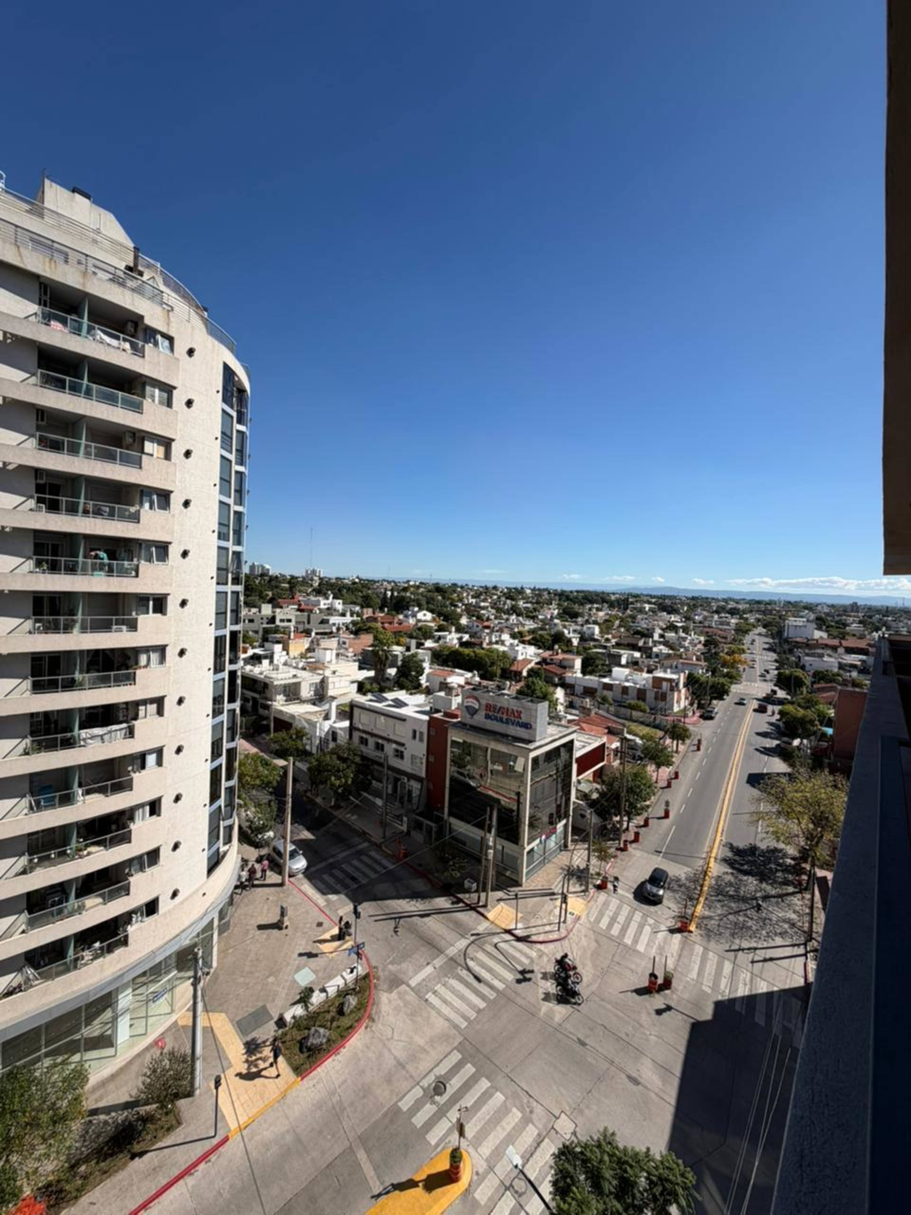 INVERSIÓN SEGURA EN ALBERDI - 1 DORM, BALCÓN, PISO 9, ALQUILADO HASTA 2027 - vista