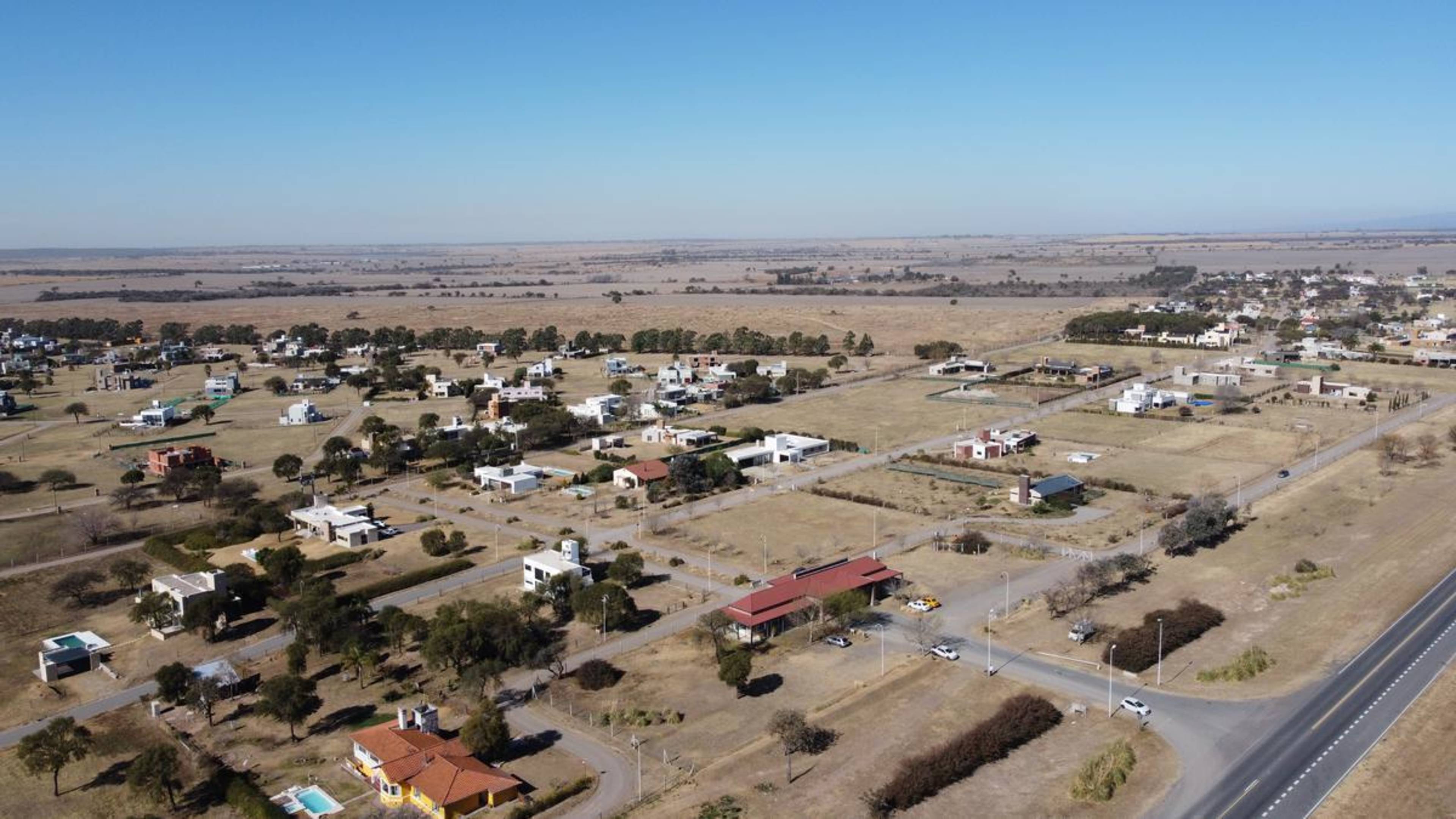 LOTE DE 2000 M² EN ESTACIÓN DEL CARMEN - NATURALEZA, PRIVACIDAD Y EXCELENTE UBICACIÓN - extra