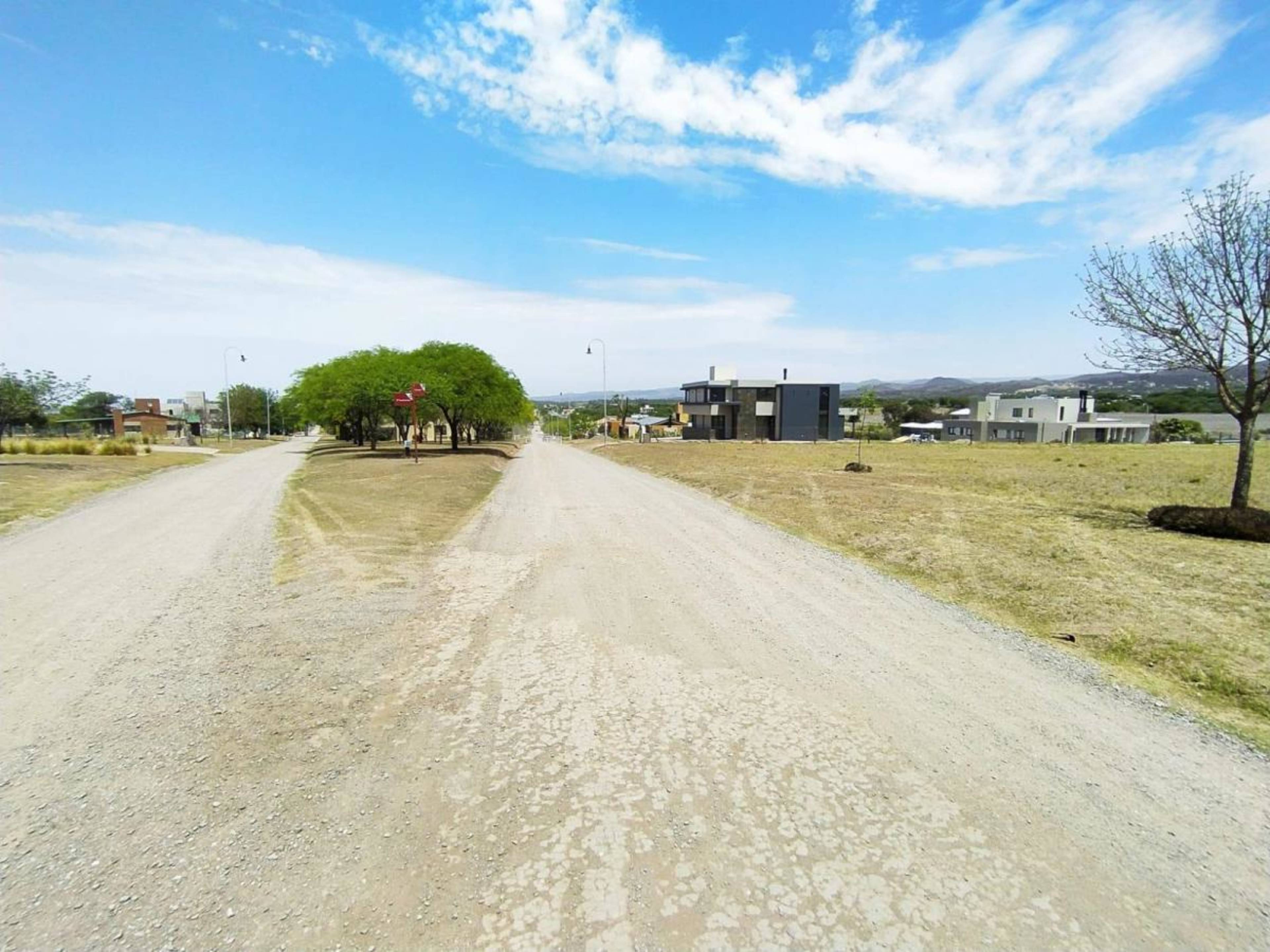 LOTE DE 2000 M² EN ESTACIÓN DEL CARMEN - NATURALEZA, PRIVACIDAD Y EXCELENTE UBICACIÓN - extra