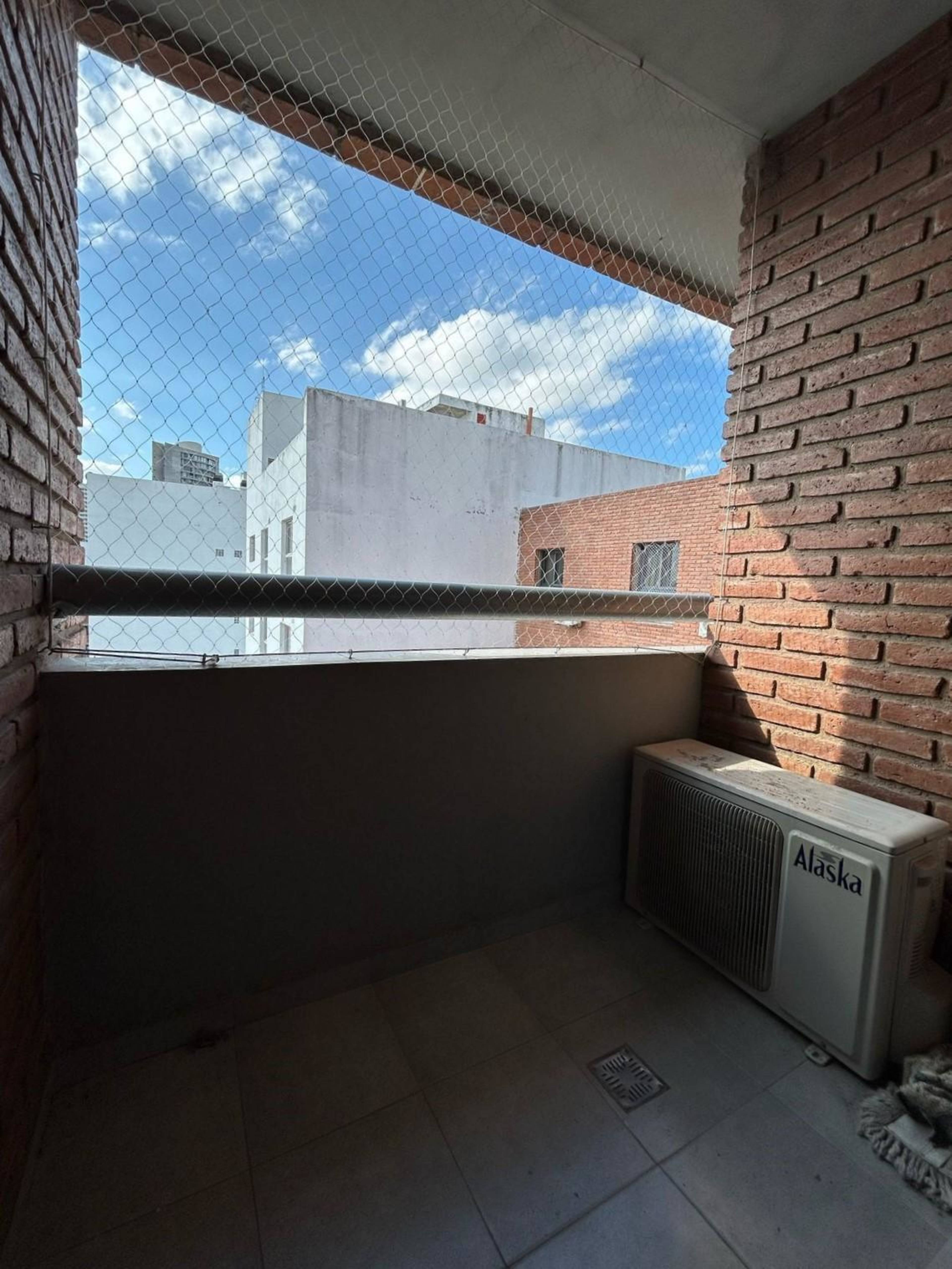 GENERAL PAZ DEPTO 1 DORM EN ALQUILER CON TERRAZA Y ASADOR - extra