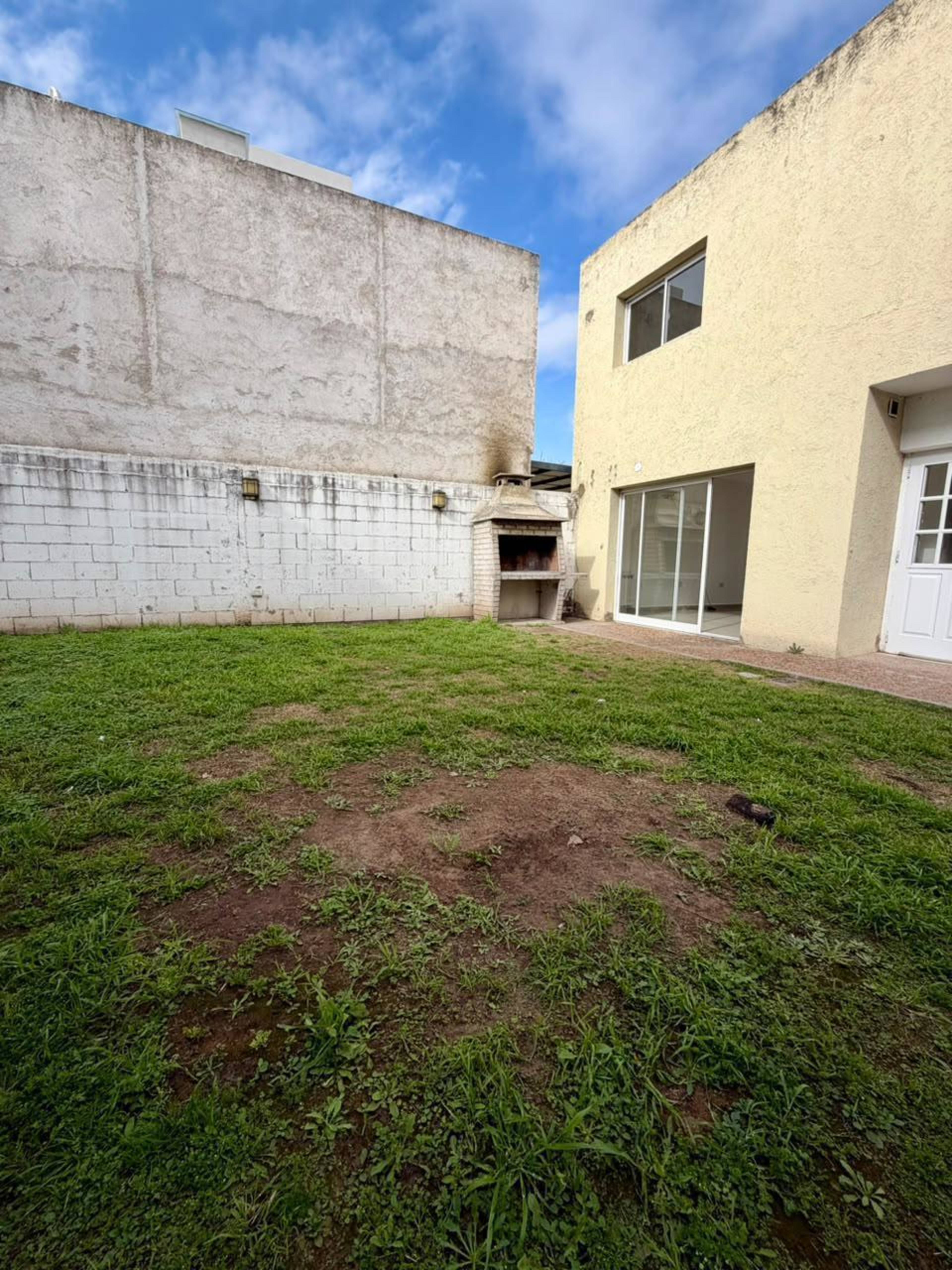 Dúplex Altos de Manantiales - patio