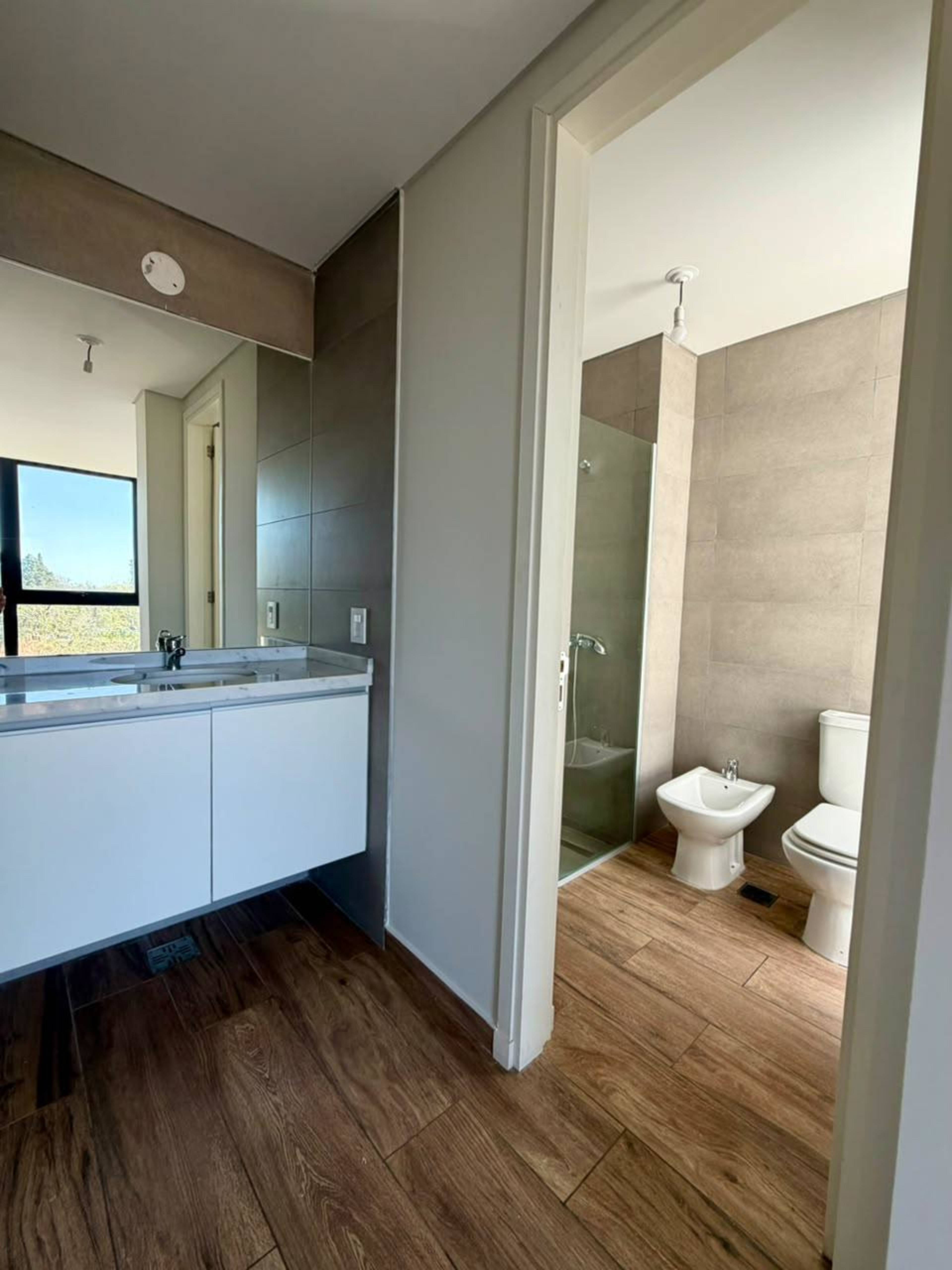 Depto Ópera Plaza 2 dorm - bano