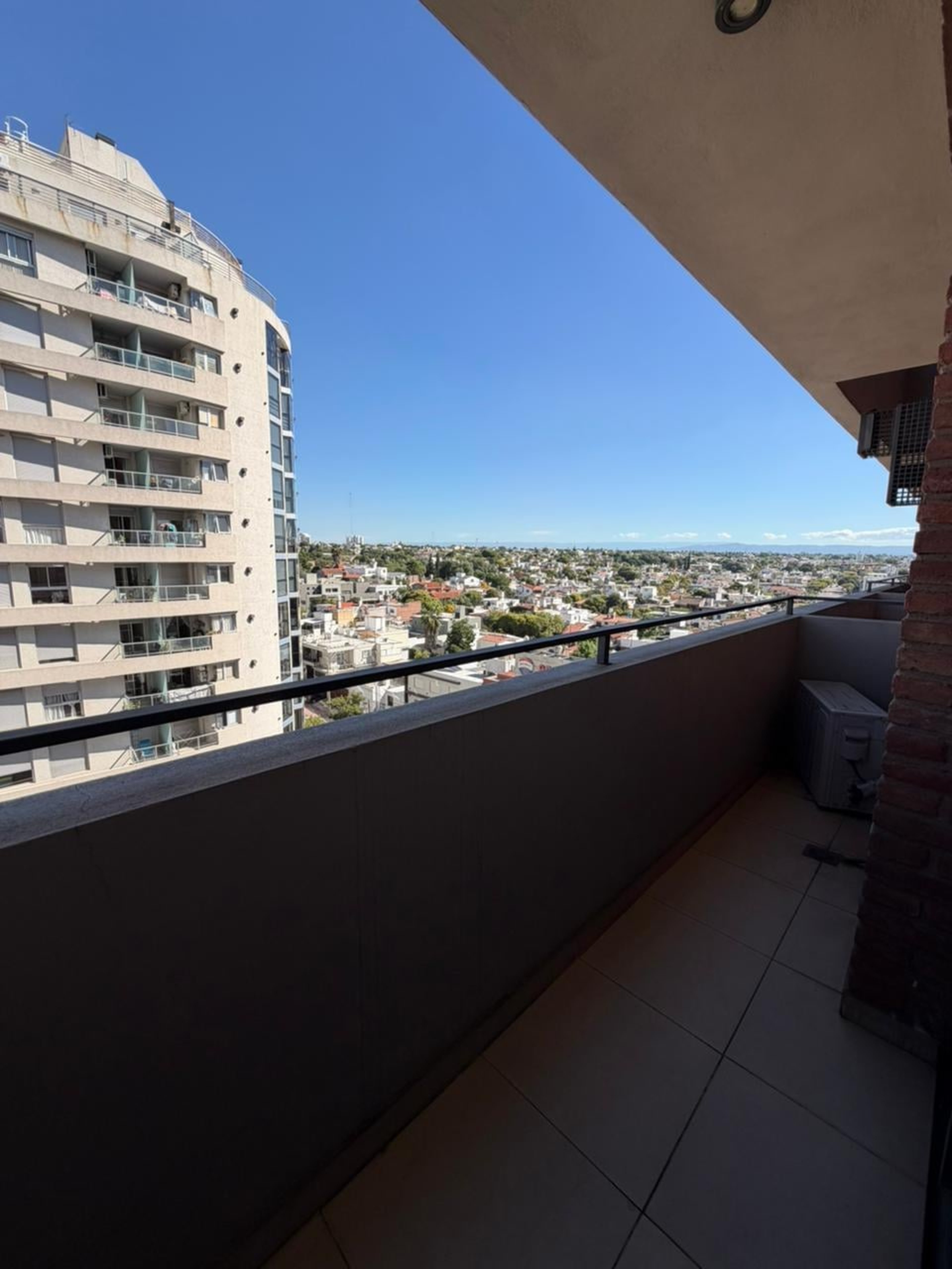 INVERSIÓN SEGURA EN ALBERDI - 1 DORM, BALCÓN, PISO 9, ALQUILADO HASTA 2027