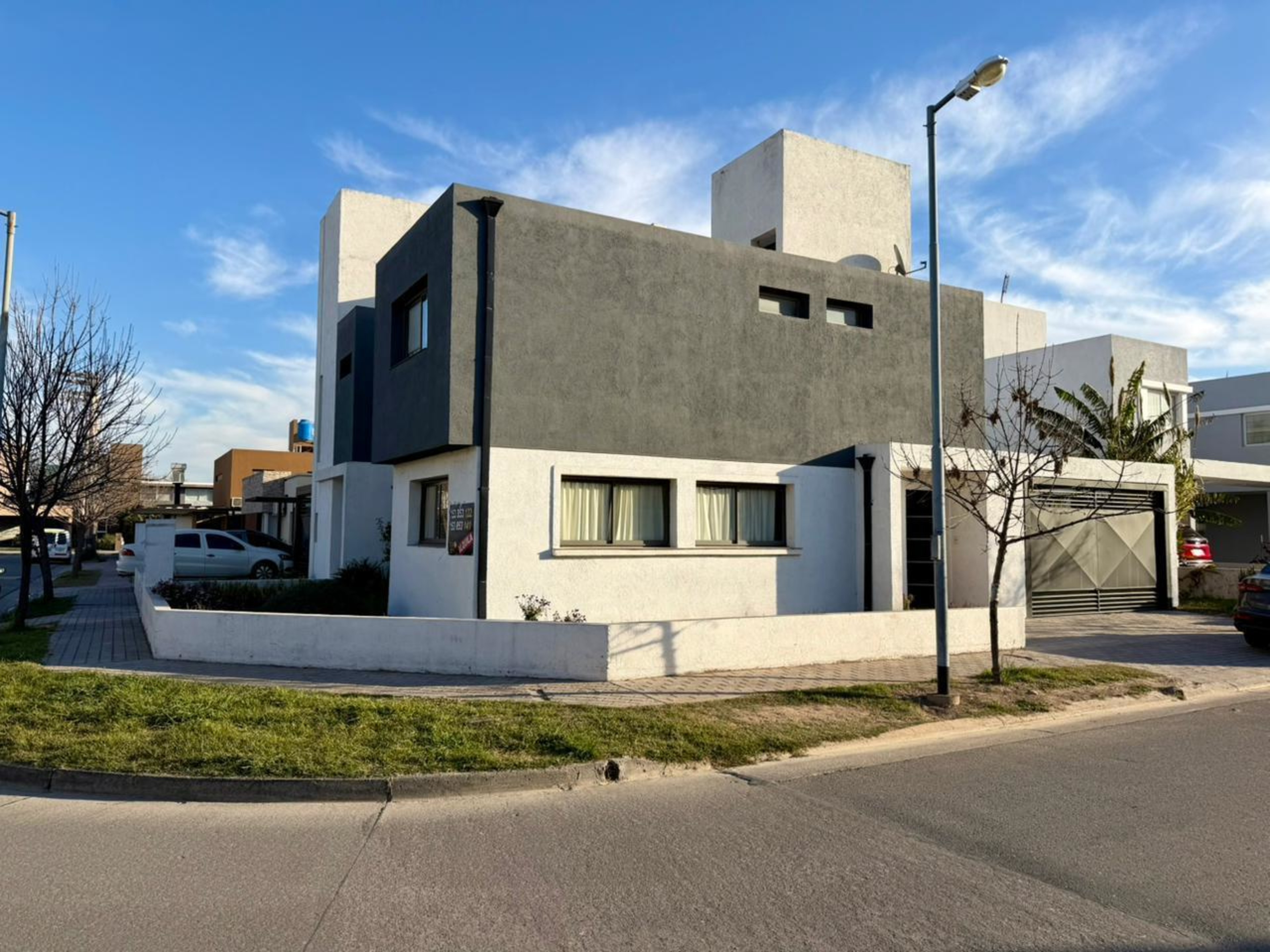Dúplex Claros del Bosque - portada