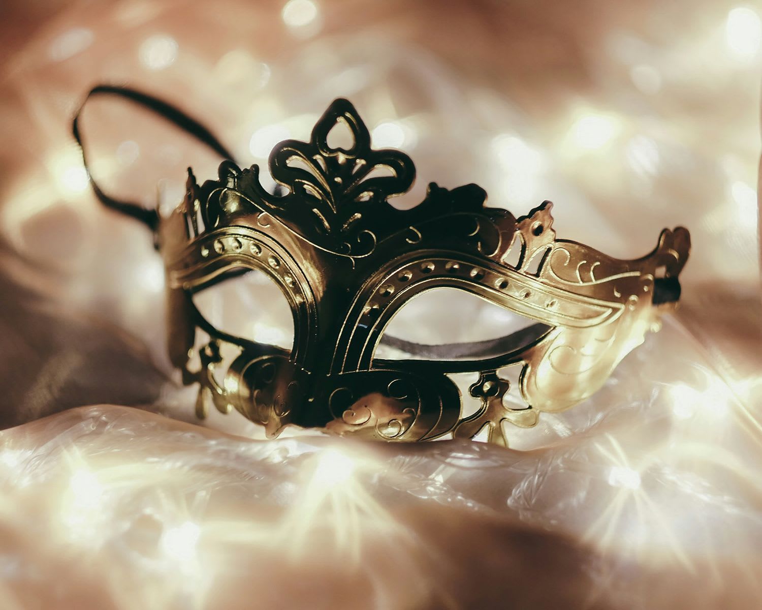 MASQUERADE PARTY