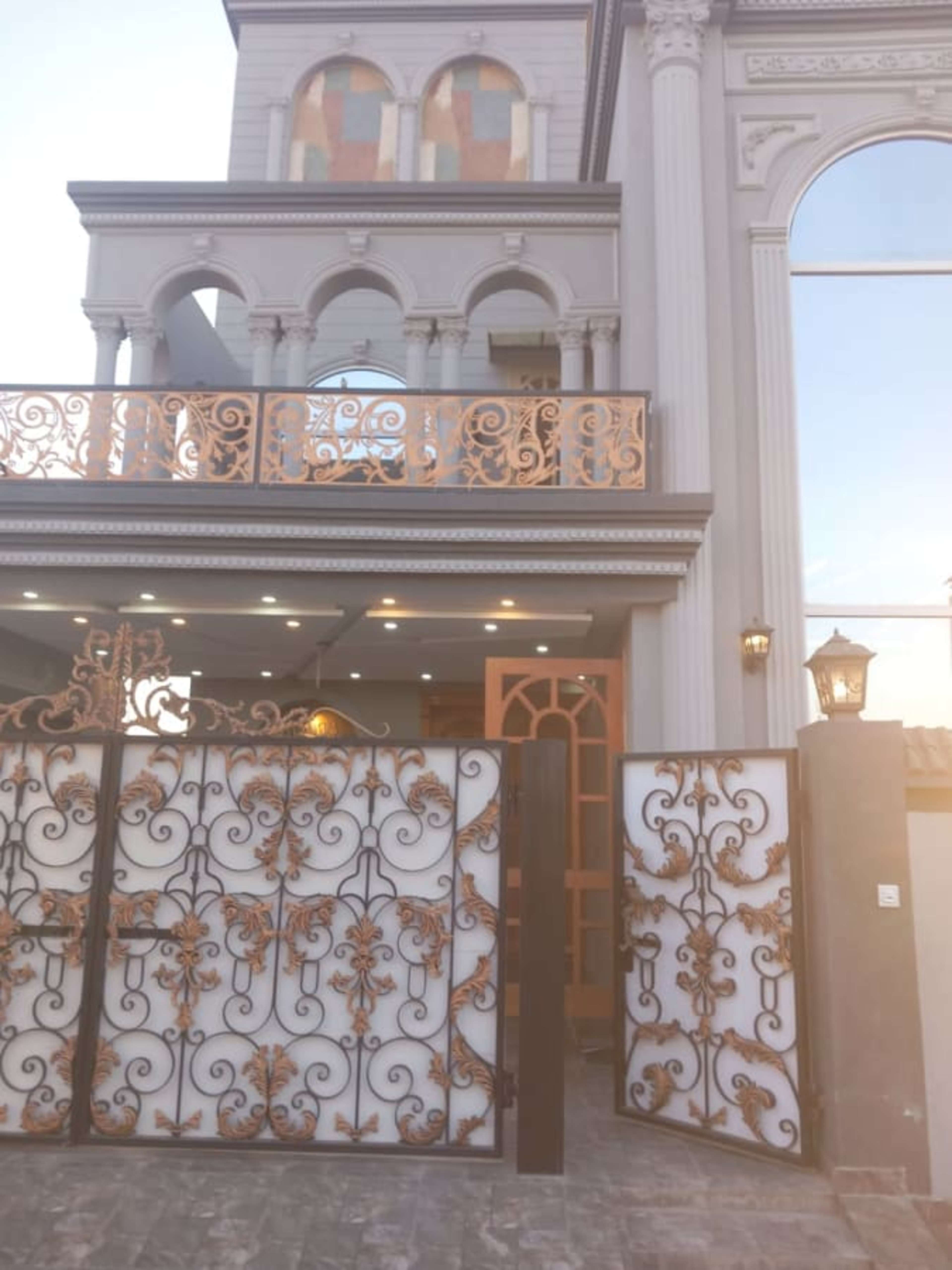 8 Marla Brand New House 