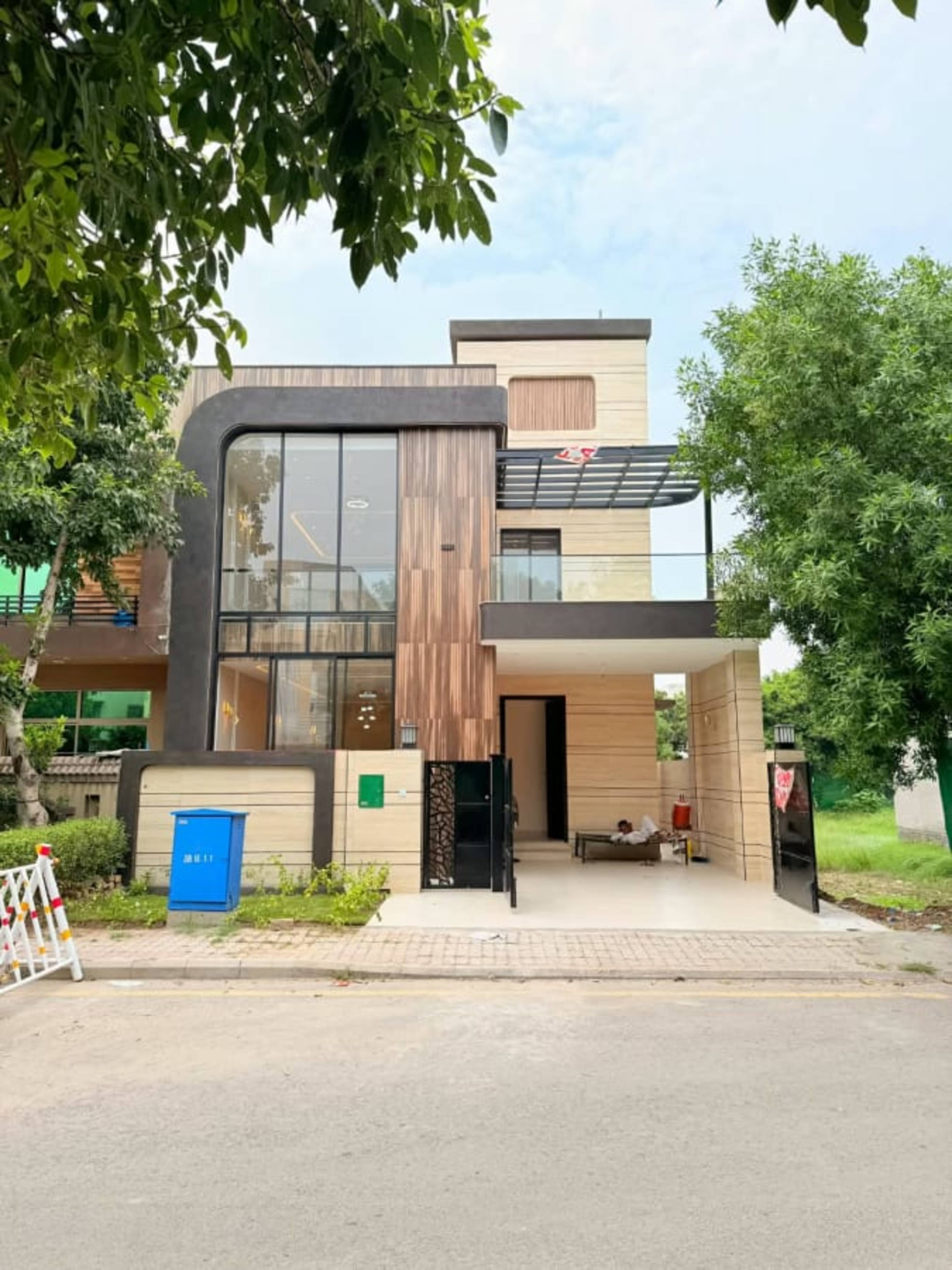 8 Marla House for sale