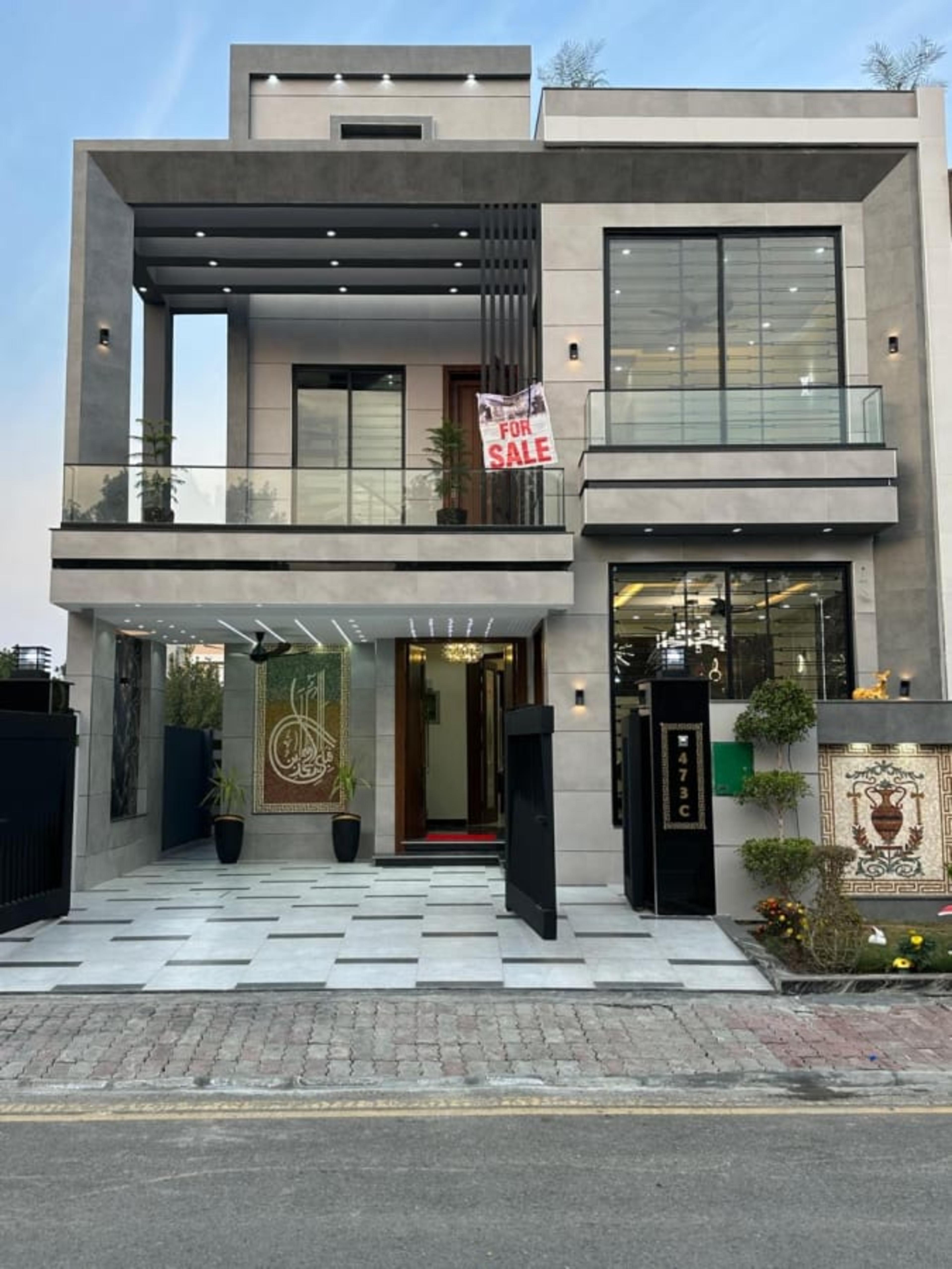 8 Marla Brand New house